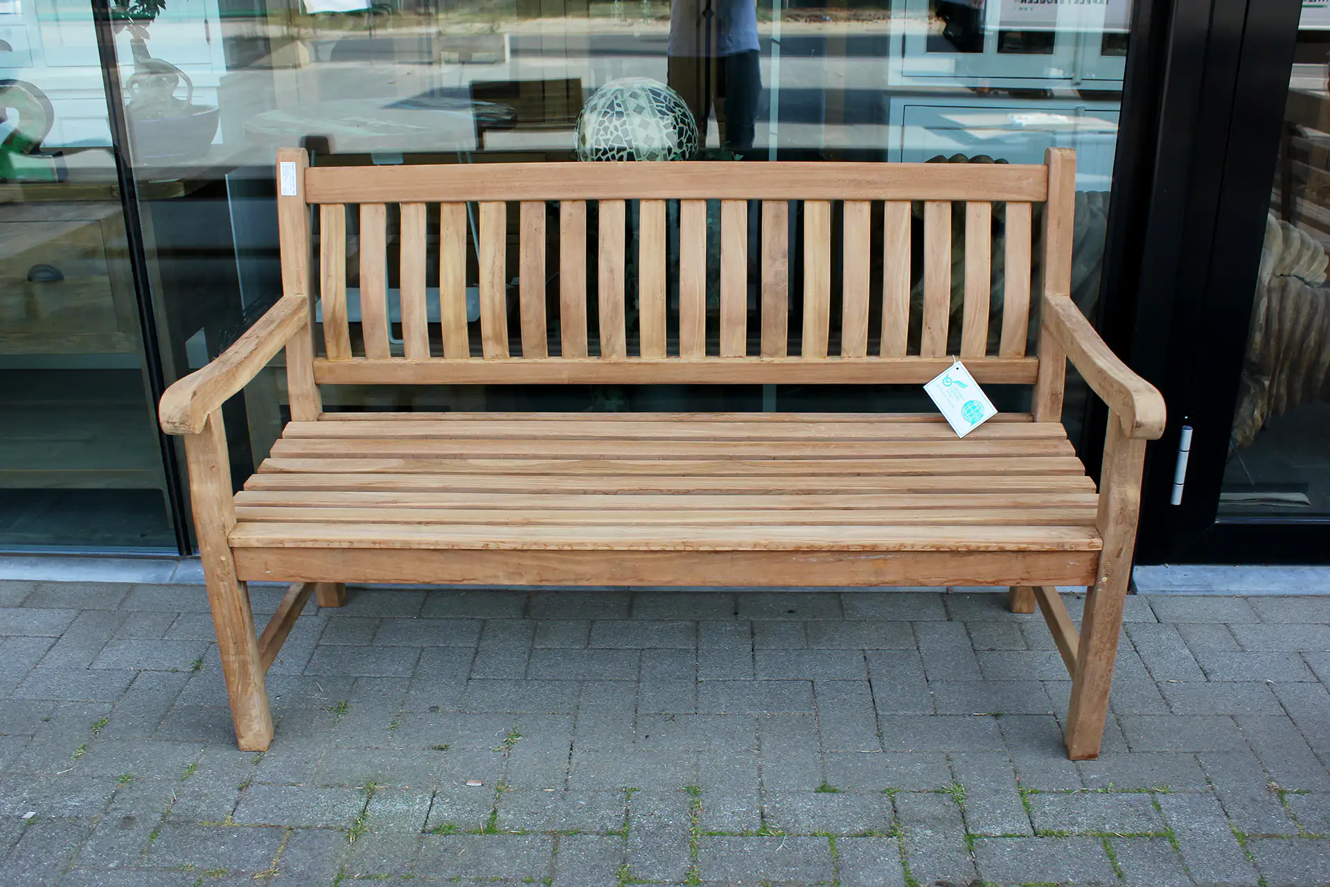 Bangku Classic O120-200 | klassische Gartenbank aus Teakholz Klassische Gartenbank aus Teakholz, in verschiedenen Größen erhältlich. Gartenbank aus Teakholz mit Armlehnen und abgerundeter Kante – TEAK2.