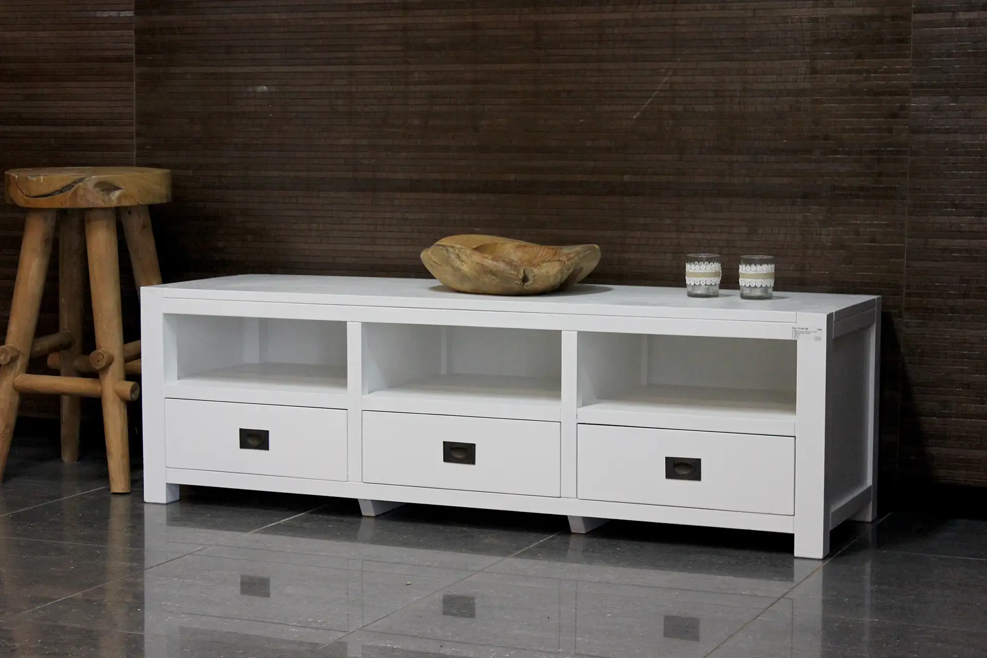 TEAK2: white & teak furniture France. TEAK2 is an online furniture store with fast delivery throughout Europe and France + webshop!