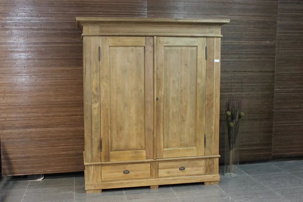 Le plus grand assortiment de vaisseliers en teck à des prix compétitifs! La meilleure qualité, fabriquée de manière artisanale en Indonésie.