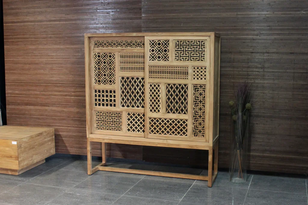 De meubelwinkel in België met het grootste assortiment kasten in teak of witte kleuren. Mooi in elk interieur, kasten in groot of klein formaat.