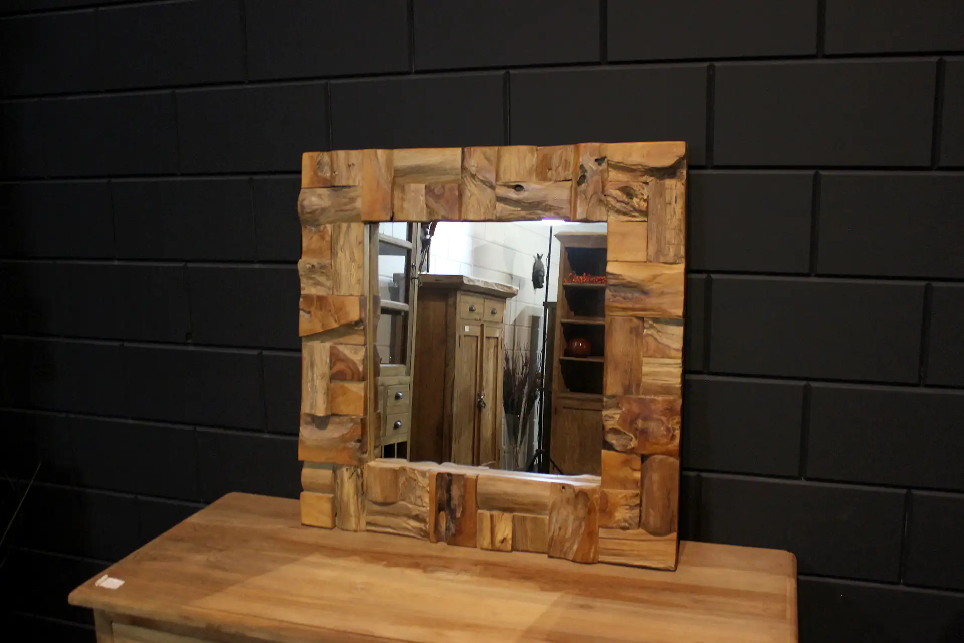 Cermin Roots 80-200 | miroir en teck de luxe de grandes dimensions - TEAK2 Miroir de luxe en teck disponible en grandes tailles, avec un bord en loupe de teck. Grand miroir de luxe - magasin de meubles TEAK2.