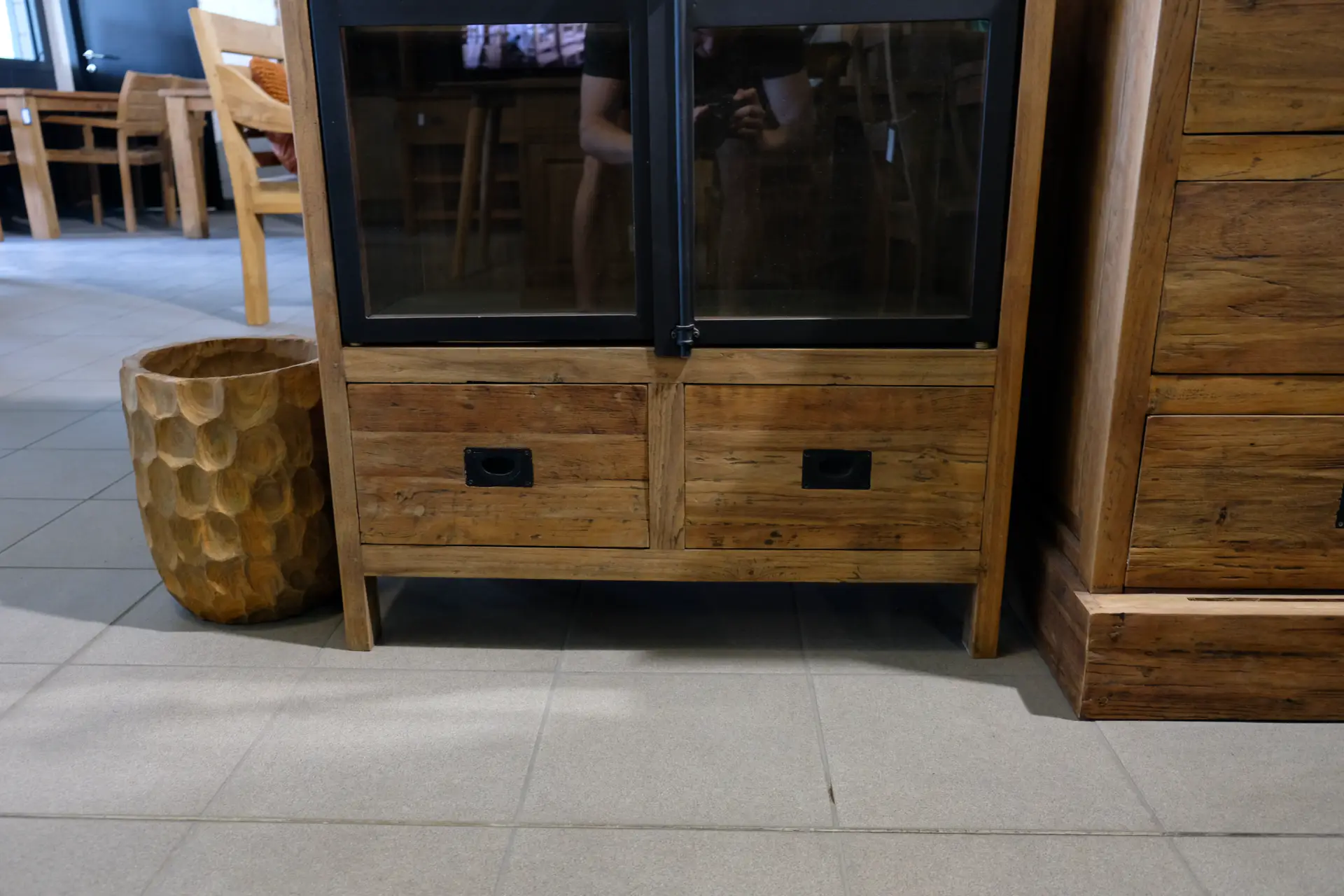 Cuci Taraf 80ML Old | petite armoire en teck avec métal - TEAK2 Petite armoire en teck avec métal d'Indonésie. Armoire murale exclusive en teck avec portes en métal et beau teck ancien - TEAK2.