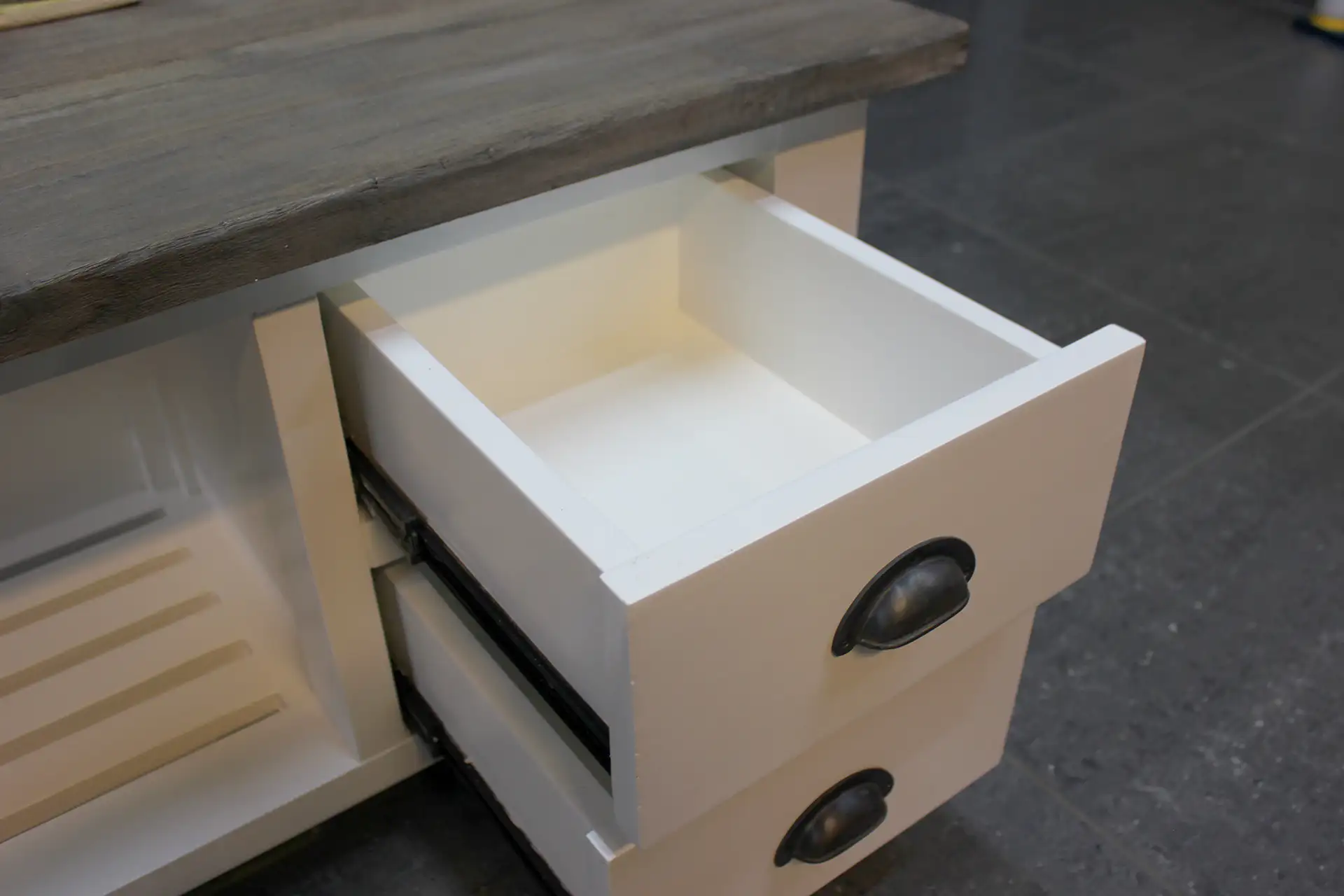 Kotak SX80-100L GW Teak | square white coffee table with teak Square white coffee table with teak in rustic style. Square coffee tables in signal white and rustic teak - TEAK2.