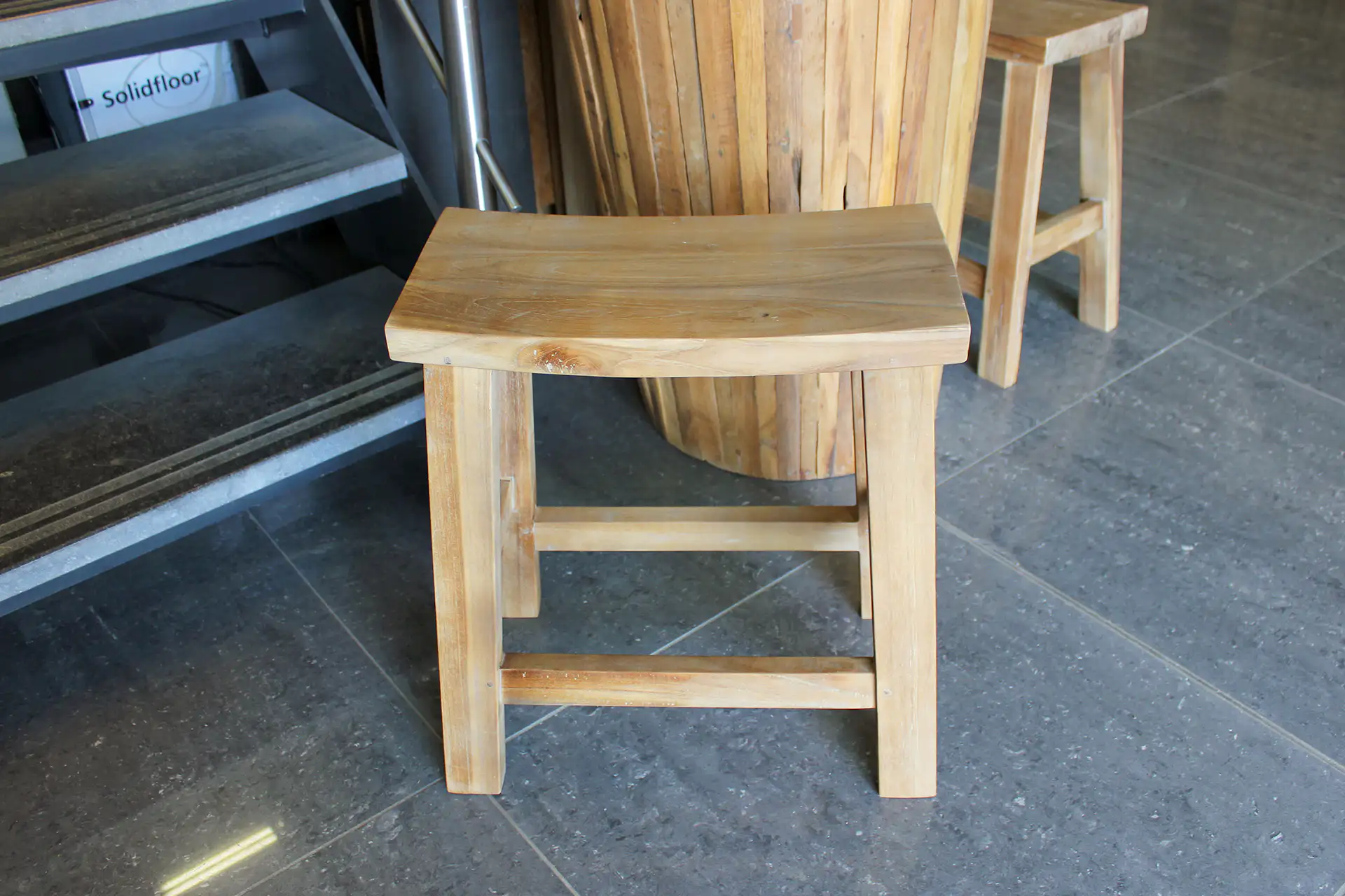 Stool Teak Panah Kecil | small wooden stool, circular seat Small wooden stool, circular seat. Small teak stool with a slim wooden base - TEAK2.
