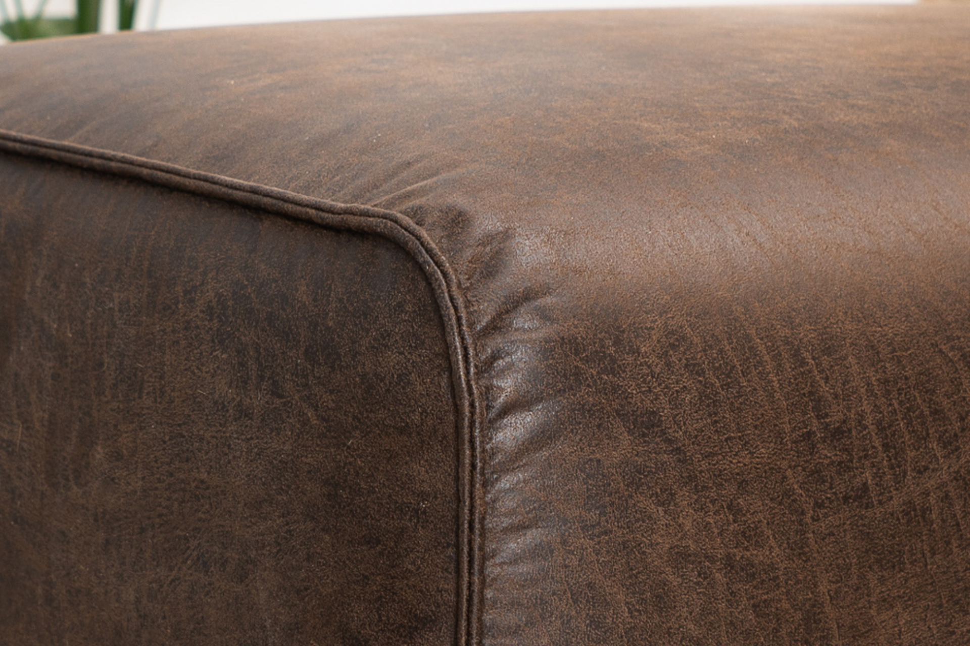 Lentur 1Z ECO leather | modern and comfortable pouf ECO leather Sustainable, modern and comfortable pouf in ECO-leather, with round elements and cushions. Mix of real leather and polyester - TEAK2.
