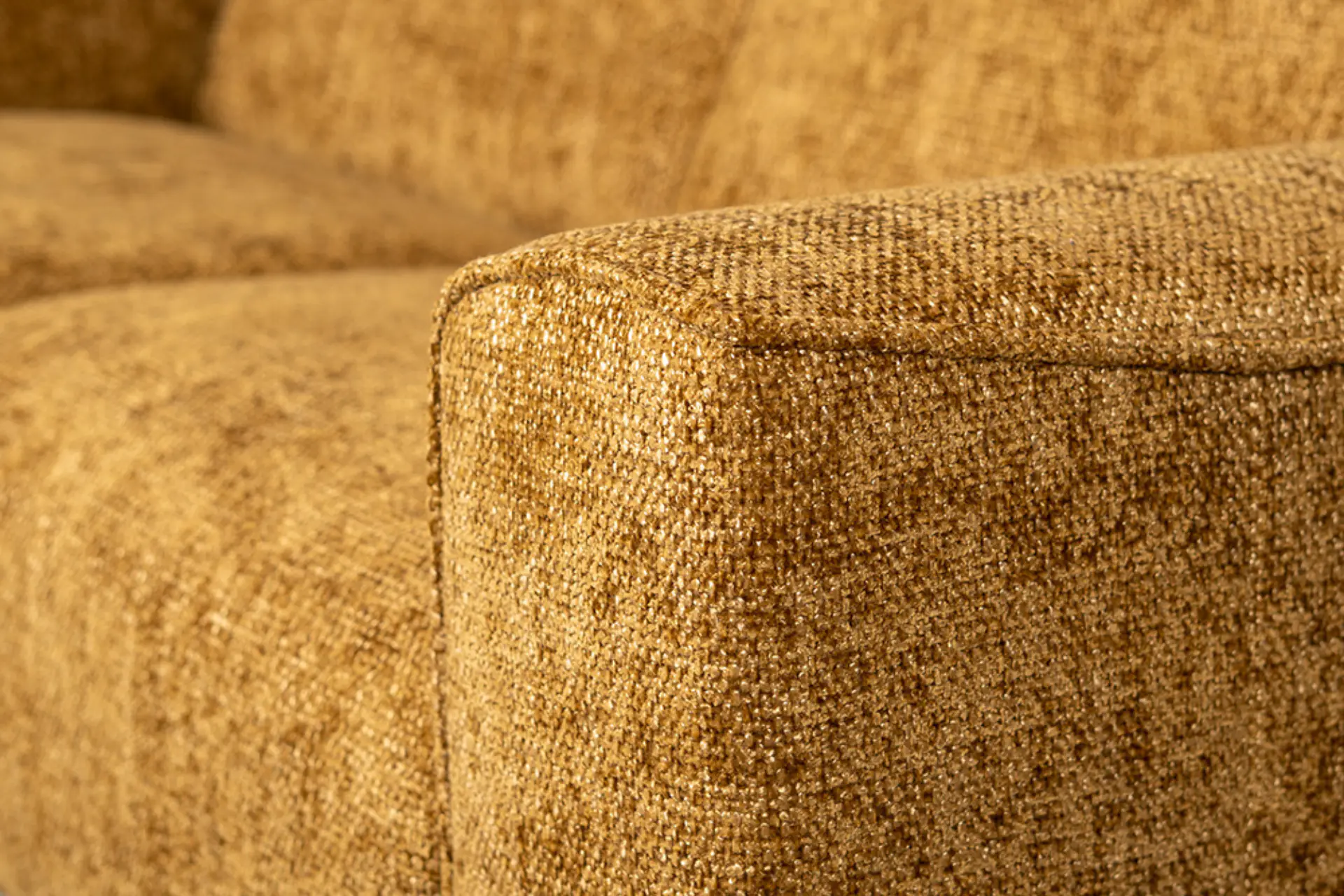 Lentur 2.5Z CHE | duurzame en comfortabele bank in chenille Duurzame, moderne en comfortabele bank in chenille, ronde elementen en kussens. Comfortabele sofa, hoge martindale score - TEAK2.