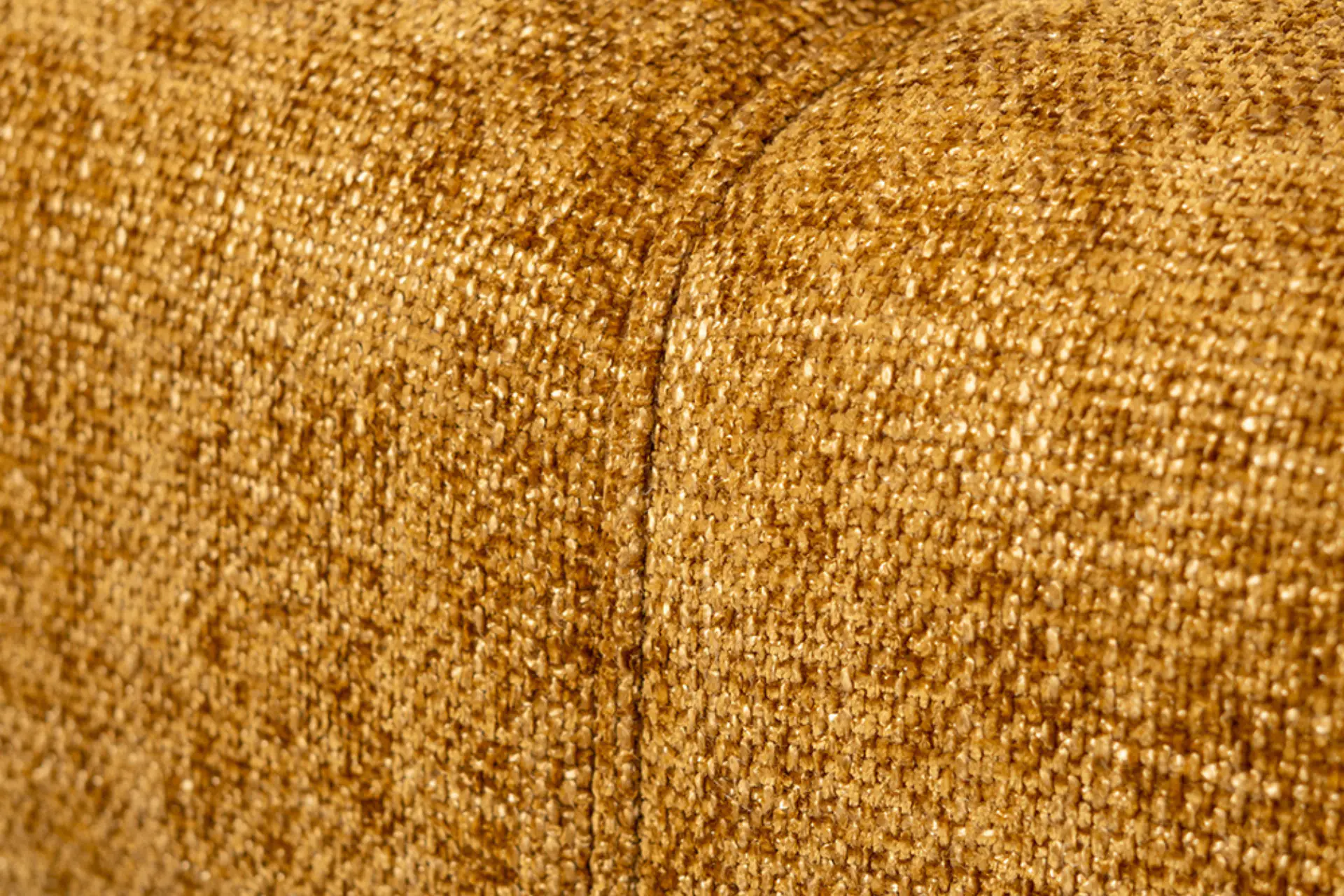 Lentur 2.5Z CHE | duurzame en comfortabele bank in chenille Duurzame, moderne en comfortabele bank in chenille, ronde elementen en kussens. Comfortabele sofa, hoge martindale score - TEAK2.