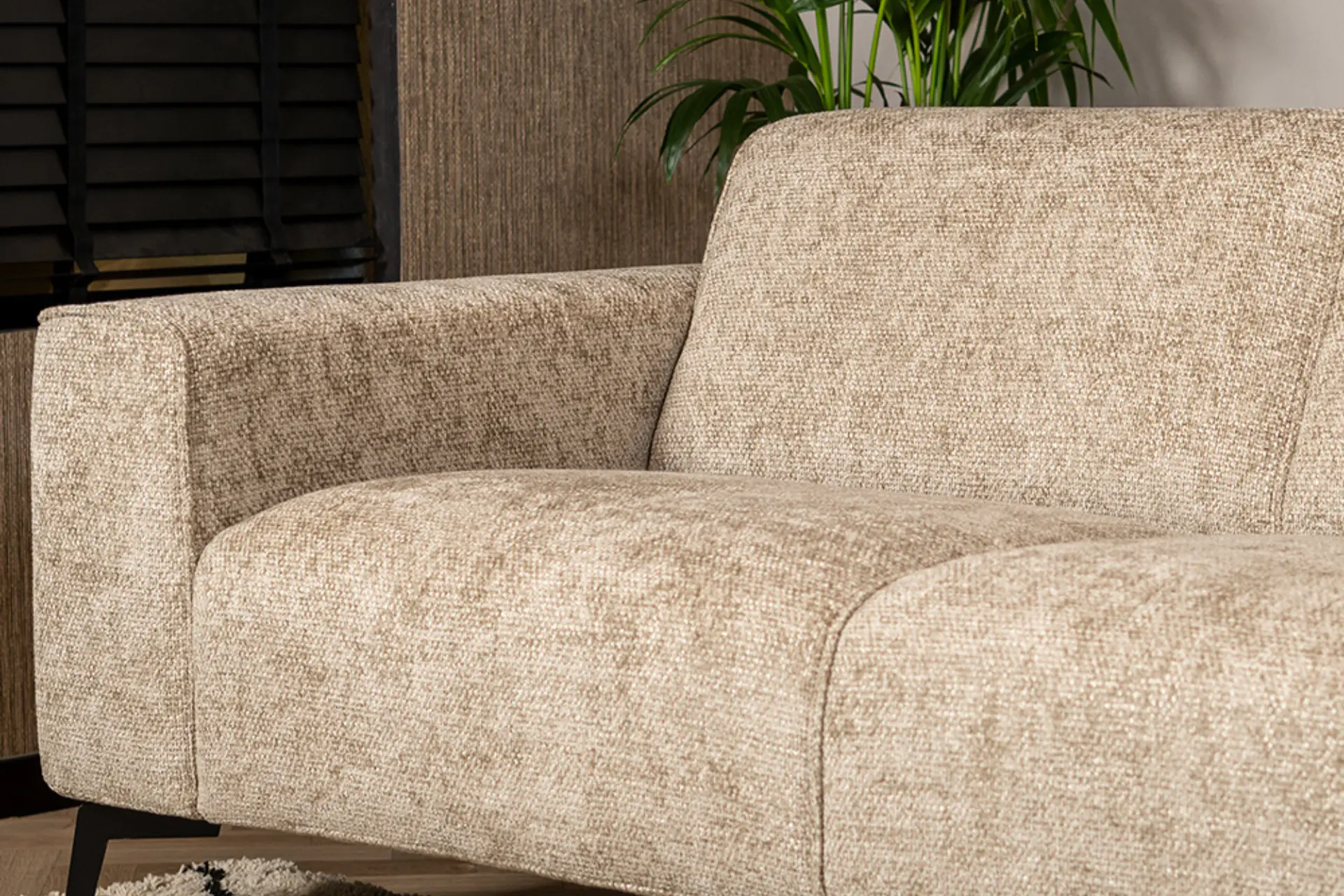 Lentur 2.5Z CHE | duurzame en comfortabele bank in chenille Duurzame, moderne en comfortabele bank in chenille, ronde elementen en kussens. Comfortabele sofa, hoge martindale score - TEAK2.