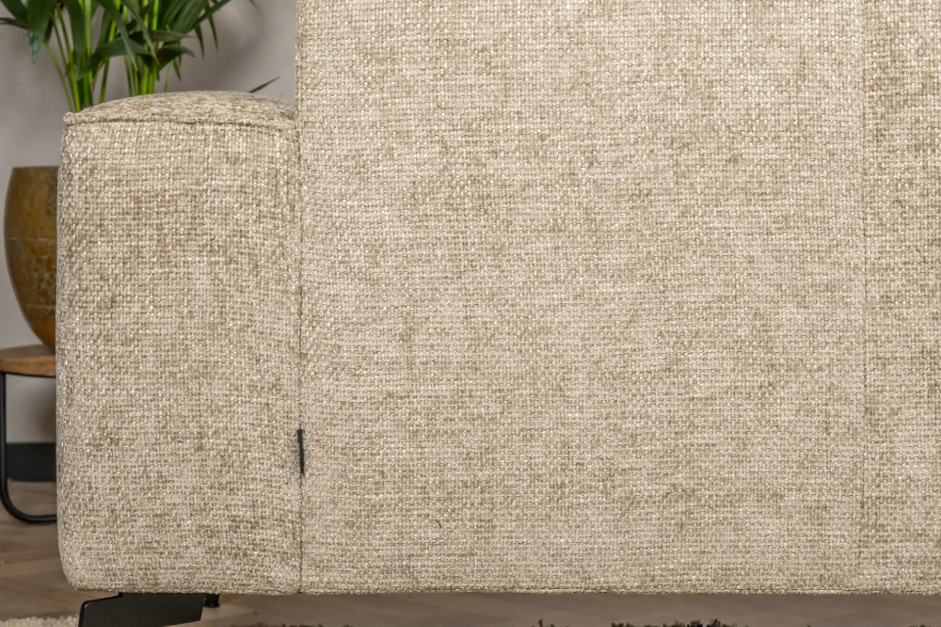 Lentur 2.5Z CHE | duurzame en comfortabele bank in chenille Duurzame, moderne en comfortabele bank in chenille, ronde elementen en kussens. Comfortabele sofa, hoge martindale score - TEAK2.