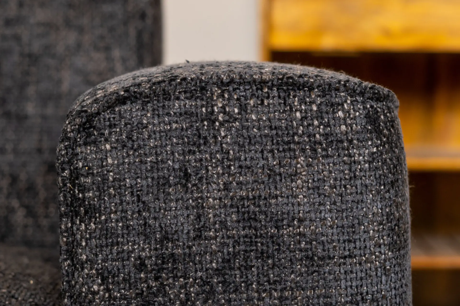 Lentur 2.5Z CHE | duurzame en comfortabele bank in chenille Duurzame, moderne en comfortabele bank in chenille, ronde elementen en kussens. Comfortabele sofa, hoge martindale score - TEAK2.