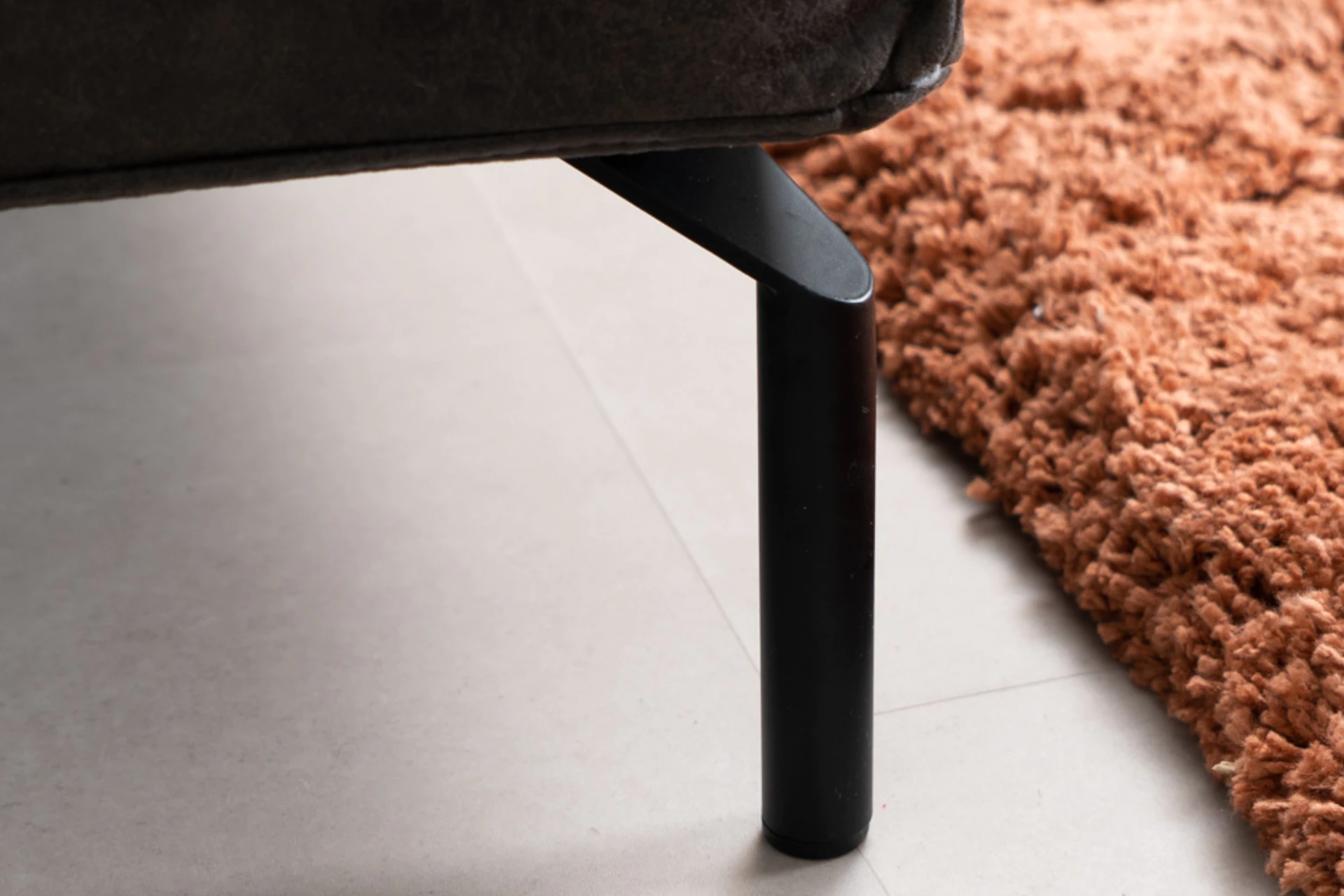 Luwes 3Z ECO-Leder | Modernes Sofa aus ECO-Leder mit Metall Strapazierfähiges, bequemes und modernes Sofa aus Öko-Leder mit schwarzem Metallgestell. Luxuriöses 3-Sitzer-Ledersofa, Ledersofa – TEAK2.