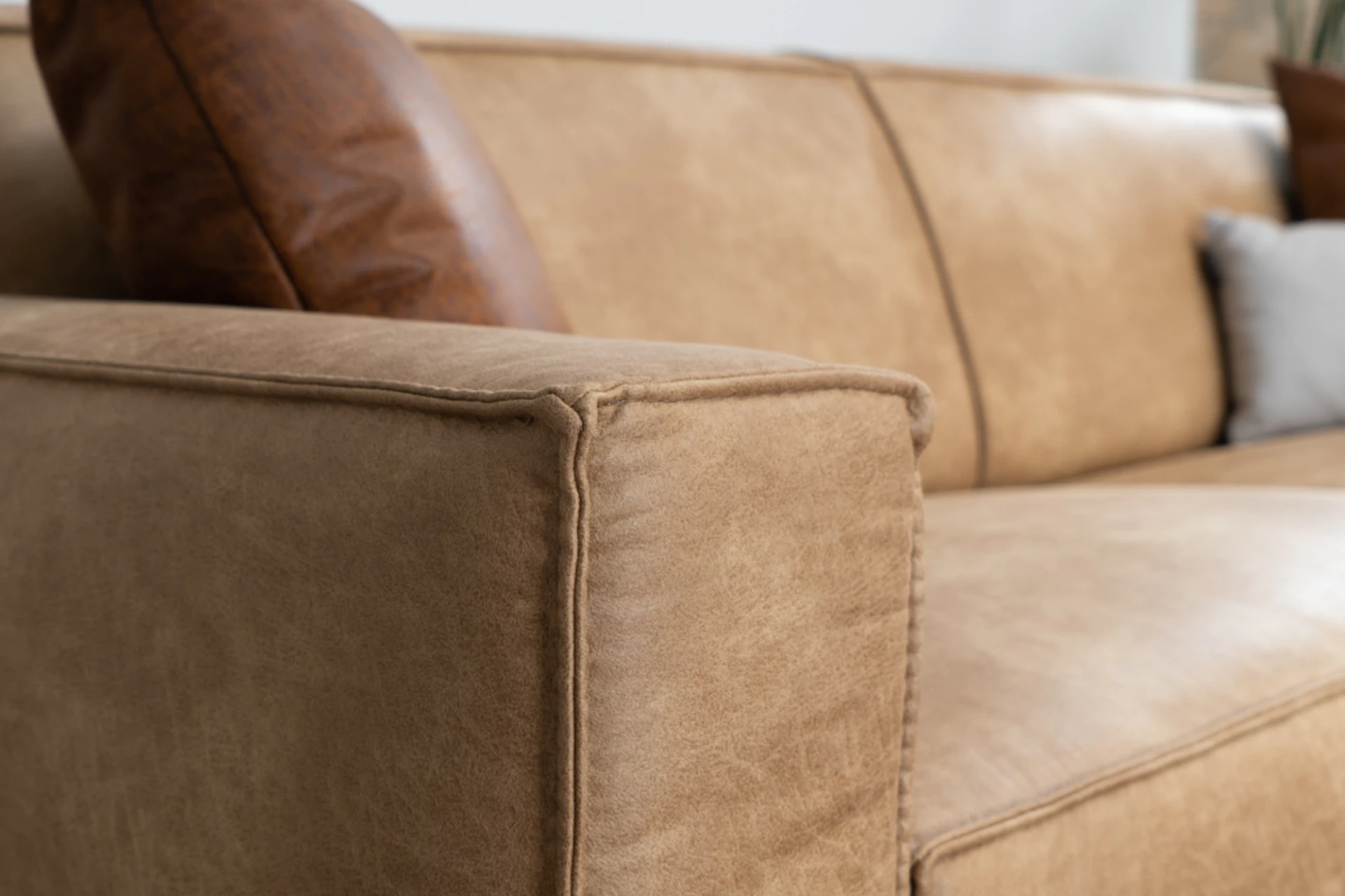 Luwes 3Z ECO-Leder | Modernes Sofa aus ECO-Leder mit Metall Strapazierfähiges, bequemes und modernes Sofa aus Öko-Leder mit schwarzem Metallgestell. Luxuriöses 3-Sitzer-Ledersofa, Ledersofa – TEAK2.