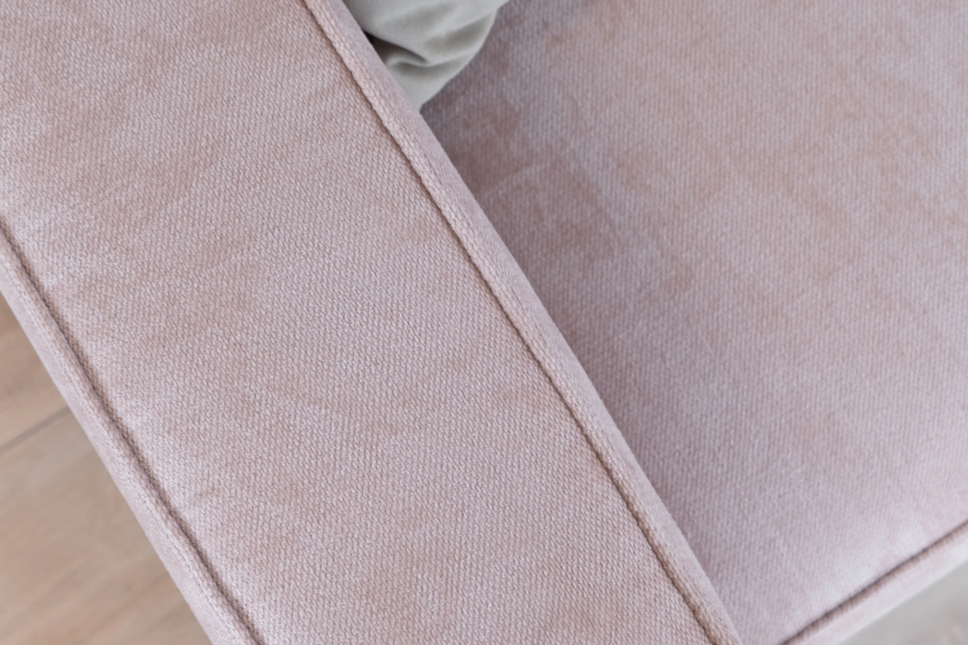 Luwes 3Z POL | modern sofa in recycled polyester with metal Sustainable, comfortable and modern sofa in recycled polyester with a black metal base. 3-seater designer sofa in mixed fabric - TEAK2.