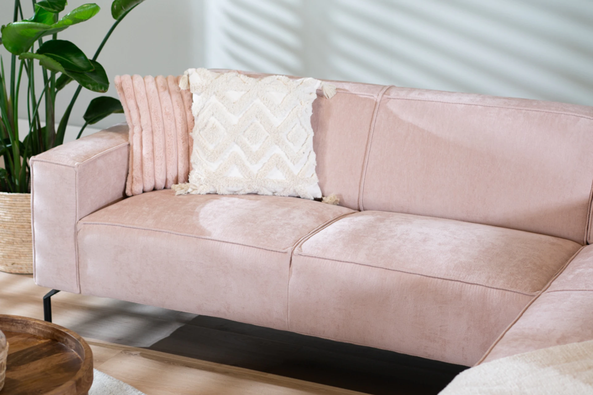 Luwes 5Z POL | modern corner sofa in recycled polyester Sustainable, comfortable and modern corner sofa in recycled polyester with a metal base. Designer corner sofa, sofa or lounge chair - TEAK2.