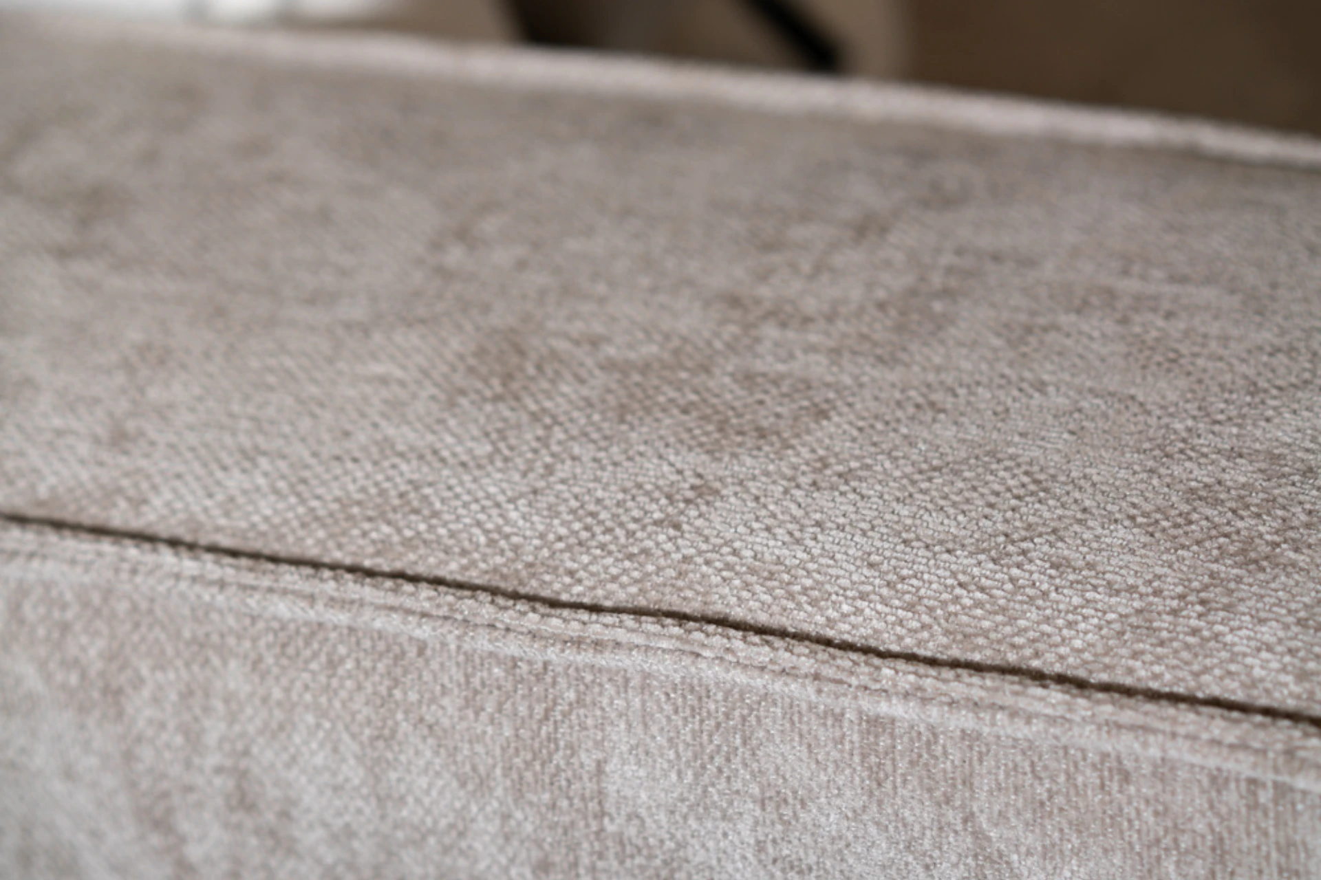 Luwes 5Z POL | modern corner sofa in recycled polyester Sustainable, comfortable and modern corner sofa in recycled polyester with a metal base. Designer corner sofa, sofa or lounge chair - TEAK2.