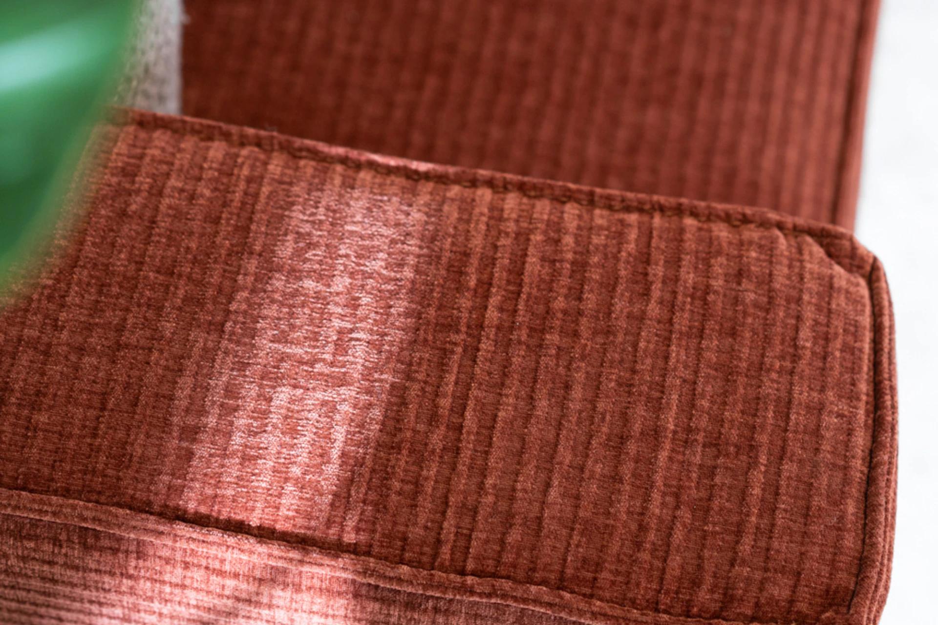 Luwes 5Z RIB | modern sofa in ribbed fabric with metal Durable, comfortable and modern sofa in corduroy with a black metal base. Corduroy sofa made of recycled polyester, 3-seater sofa - TEAK2.