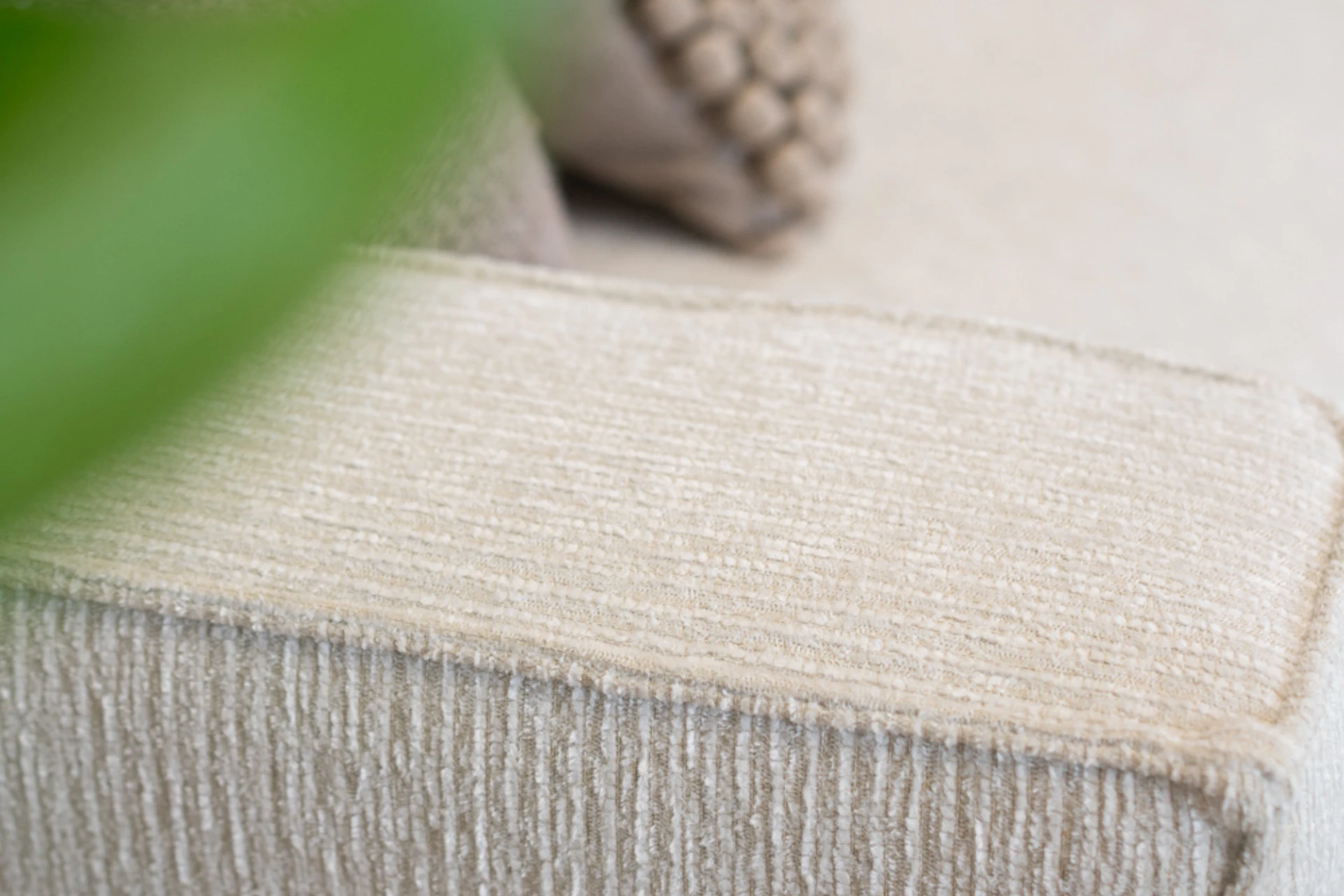 Luwes 5Z RIB | modern sofa in ribbed fabric with metal Durable, comfortable and modern sofa in corduroy with a black metal base. Corduroy sofa made of recycled polyester, 3-seater sofa - TEAK2.