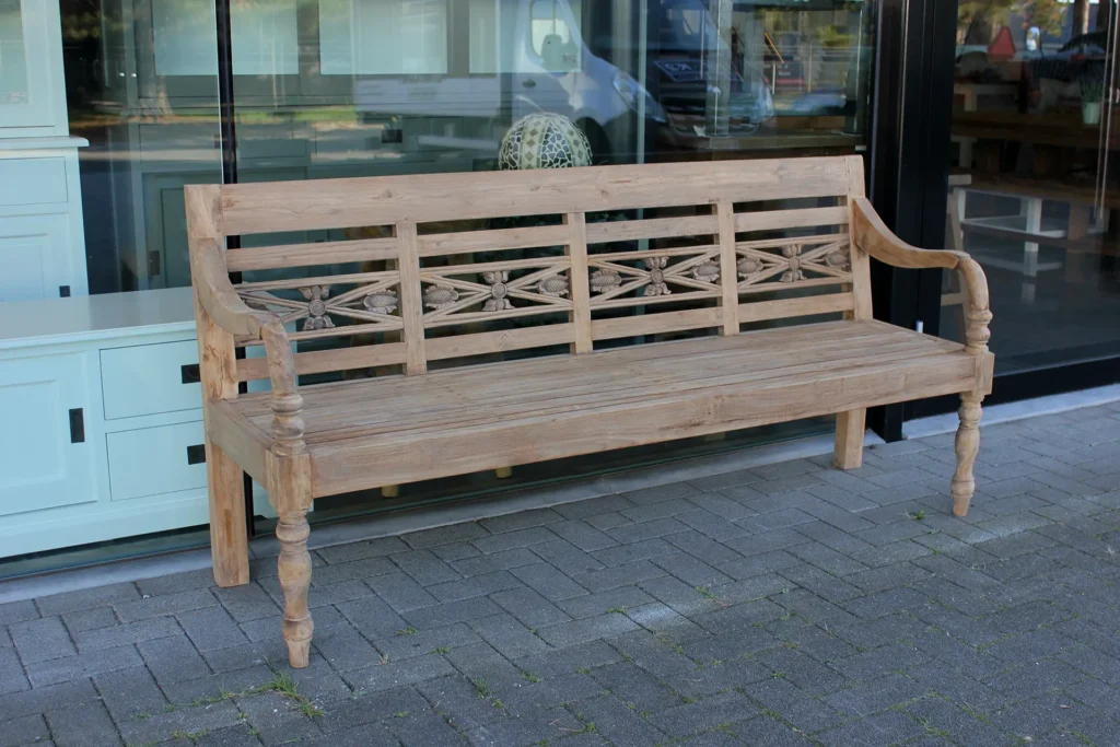 Het grootste assortiment moderne en landelijke tuinbanken in teak vindt u bij TEAK2.
