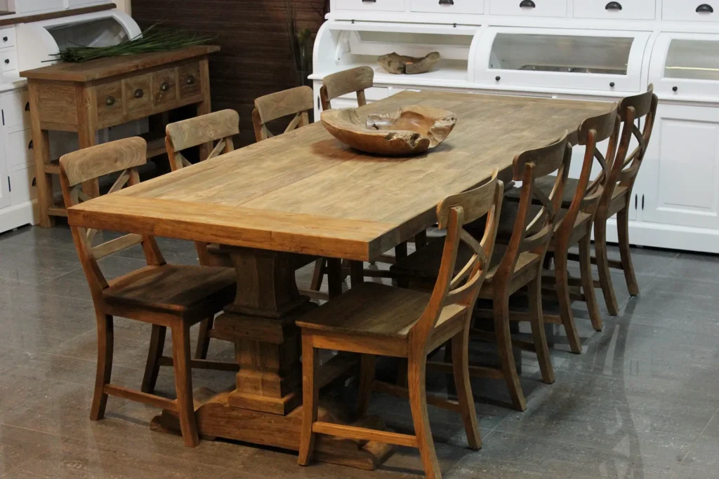 Het grootste assortiment moderne en landelijke eettafels of salontafels in teak, wit of RAL kleur vindt u bij TEAK2.