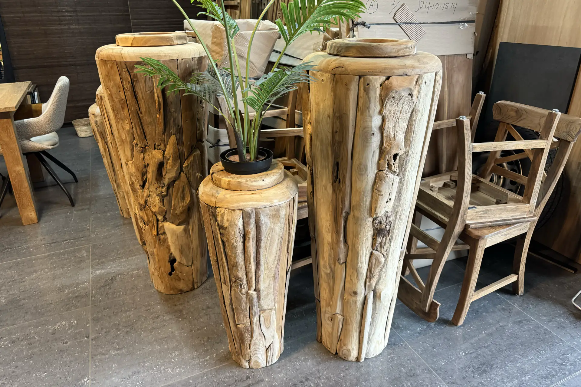 Pabrik Akar | luxury wooden planter in teak Luxury wooden planter for outdoor or indoor use made from teak roots. Various sizes available - TEAK2.