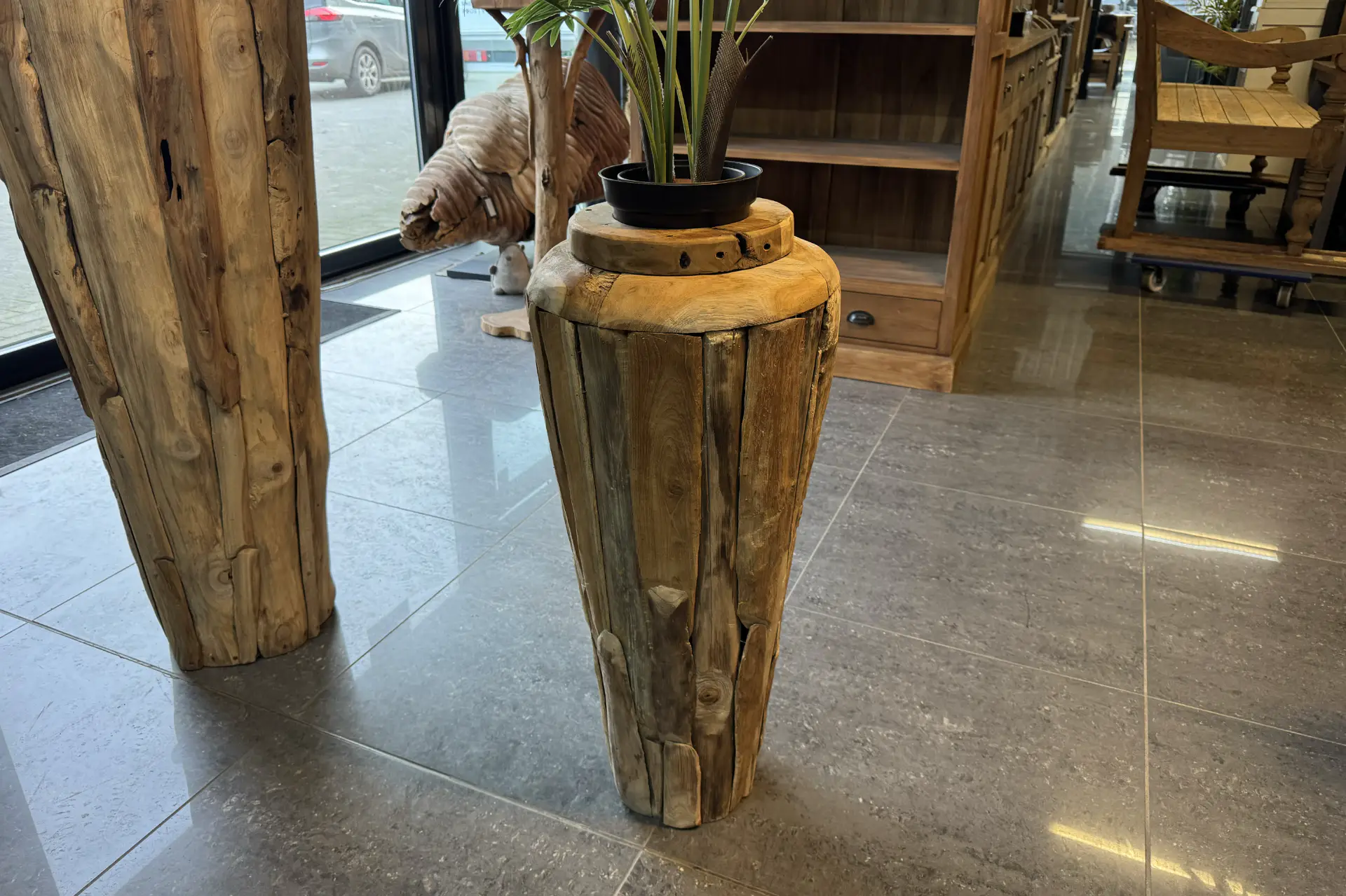 Pabrik Akar | luxury wooden planter in teak Luxury wooden planter for outdoor or indoor use made from teak roots. Various sizes available - TEAK2.
