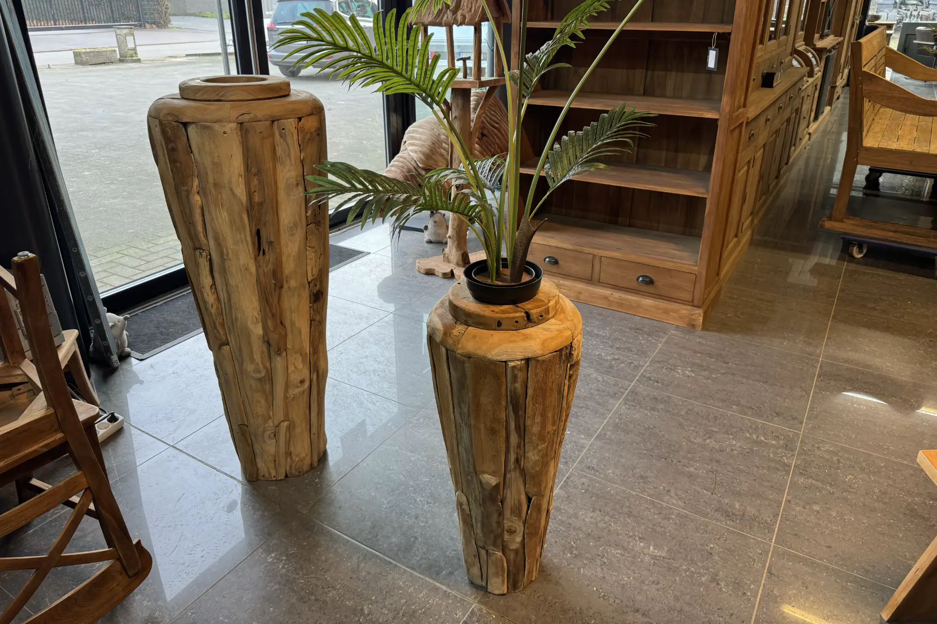 Pabrik Akar | luxury wooden planter in teak Luxury wooden planter for outdoor or indoor use made from teak roots. Various sizes available - TEAK2.