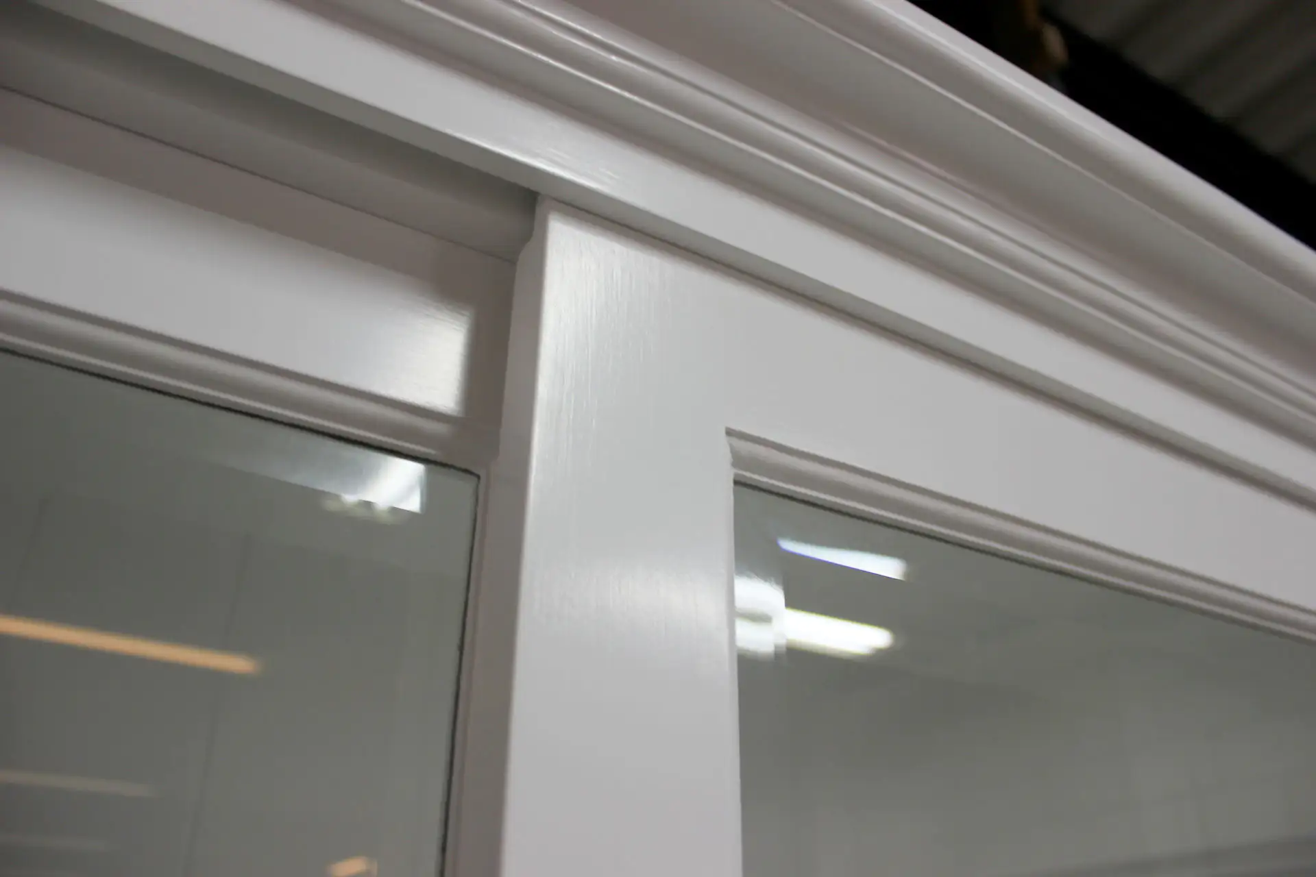 Surya 160L SW | white classic buffet cabinet, modern look White classic buffet cabinet with a modern look. Traditional buffet cabinet with authentic drawers in a modern traffic white color - TEAK2.