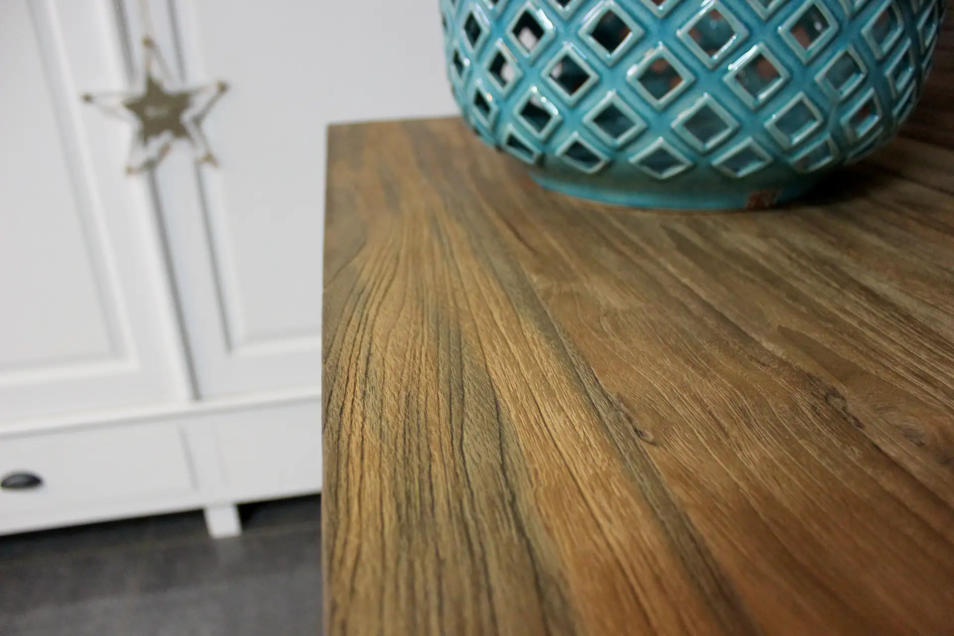 Teak Asli D100-200 Old | rustikale Anrichte aus Teakholz – TEAK2 Rustikale Anrichte aus massivem, gebürstetem, altem Teak. Qualität und Handwerk aus Indonesien. Teak-Anrichte – TEAK2.