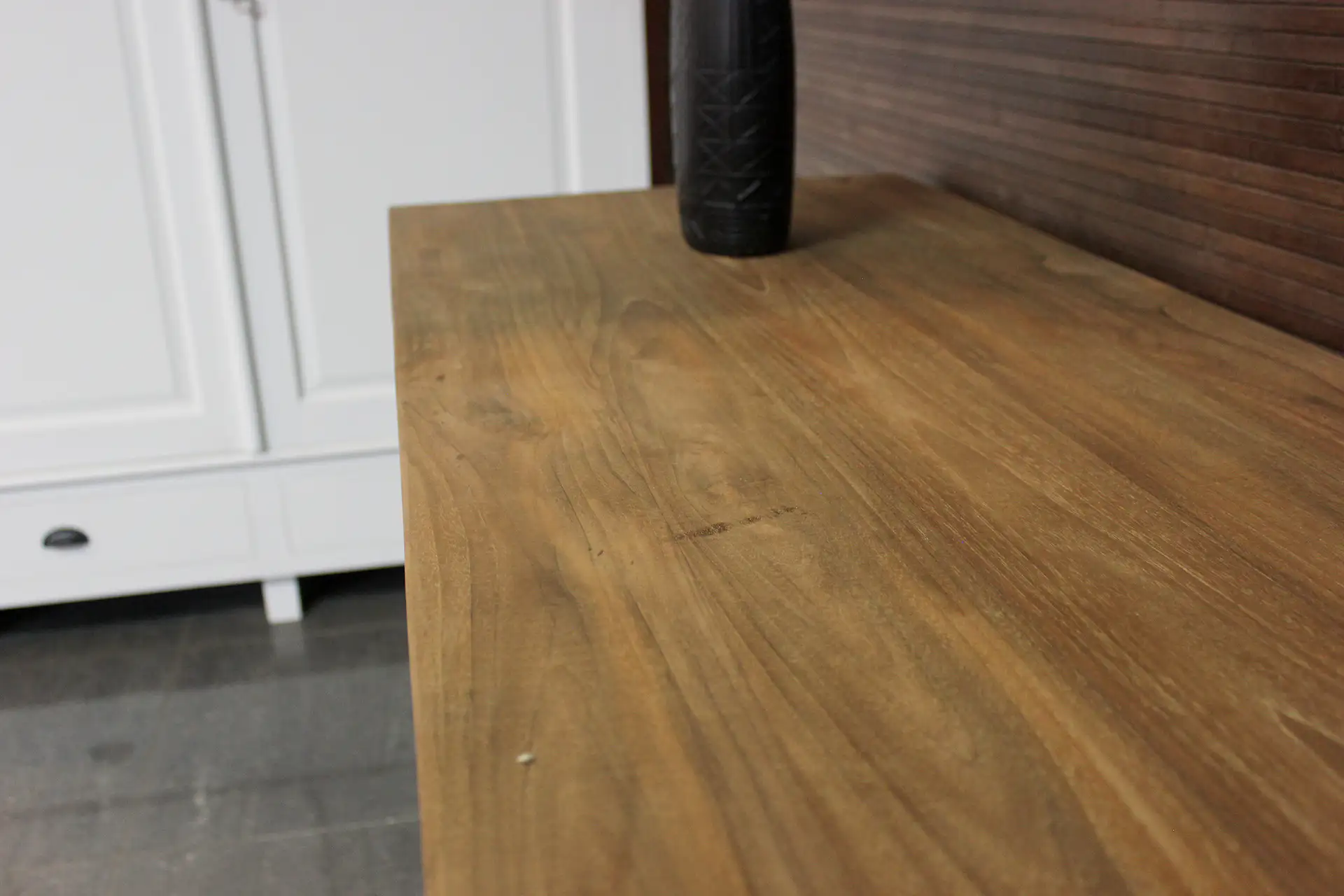 Teak Asli D100-200 | rustikale Anrichte aus Teakholz mit Schiebetüren Rustikale Anrichte aus Teakholz mit Drehtüren und Schubladen aus massivem, glattem Teakholz. Rustikale Anrichten aus Massivholz im Möbelhaus TEAK2.