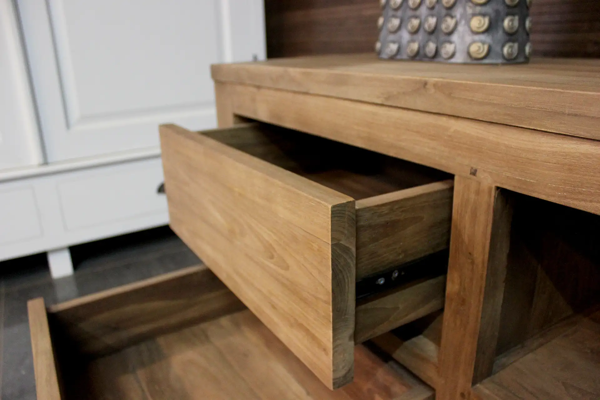 Teak Baru TV160-300H | modern teak Tv unit, design - TEAK2 Modern teak Tv unit with drawers, designer Tv unit with minimalist construction. Wooden modern Tv units - furniture shop TEAK2.