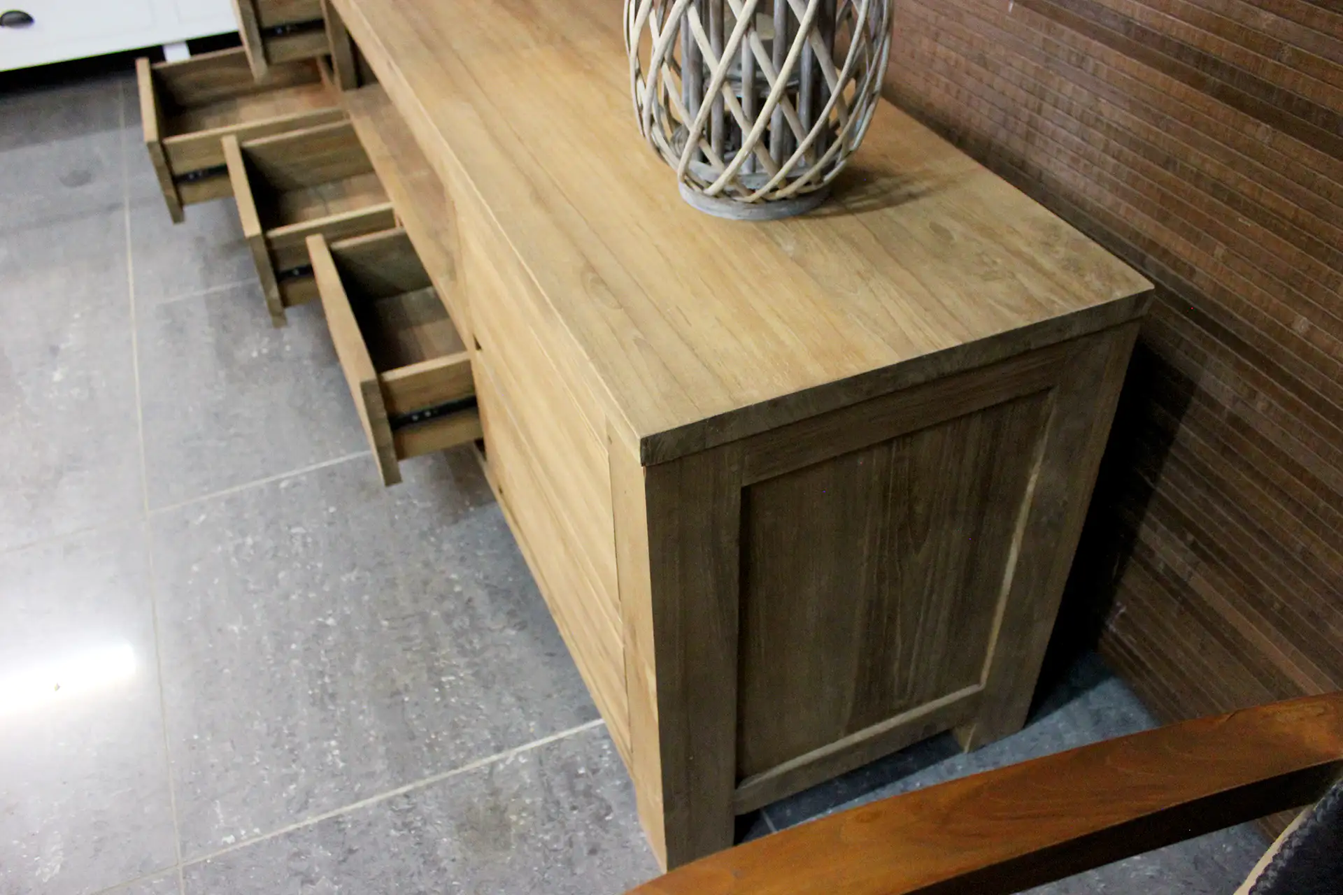 Teak Baru TV160-300H | modern teak Tv unit, design - TEAK2 Modern teak Tv unit with drawers, designer Tv unit with minimalist construction. Wooden modern Tv units - furniture shop TEAK2.