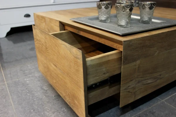 Minimalistischer Couchtisch aus Holz, glattes Teakholz aus Indonesien. Hochwertiges Teakholz, minimalistischer Couchtisch aus Teakholz – Möbelgeschäft TEAK2.