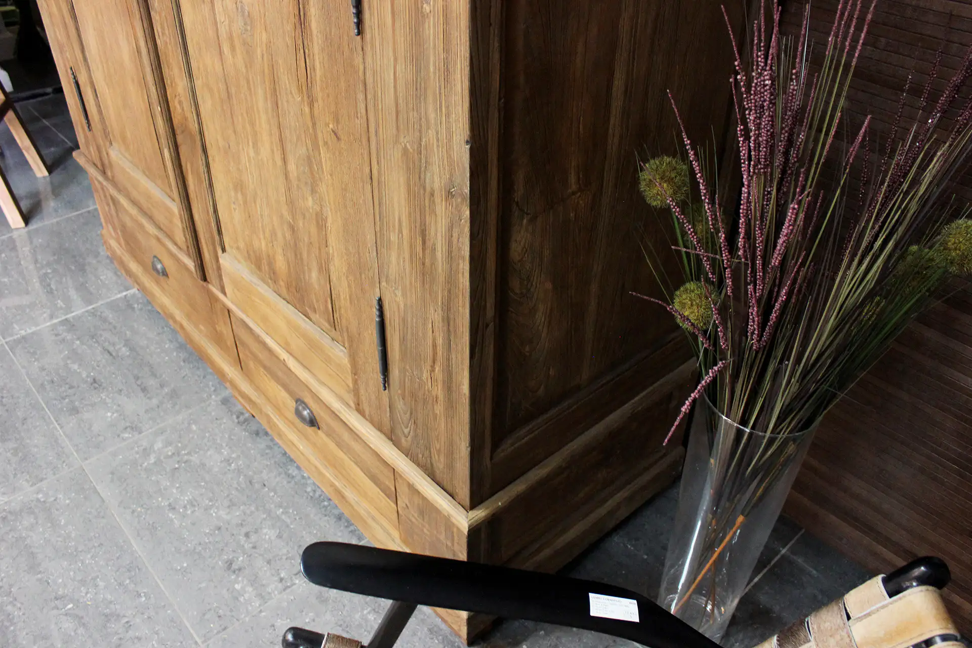 Teak Berbusana 130-190L Old | spacieuse garde-robe en teck Grande armoire en teck de style campagnard. Armoire, garde-robe ou dressing pratique en teck - TEAK2.