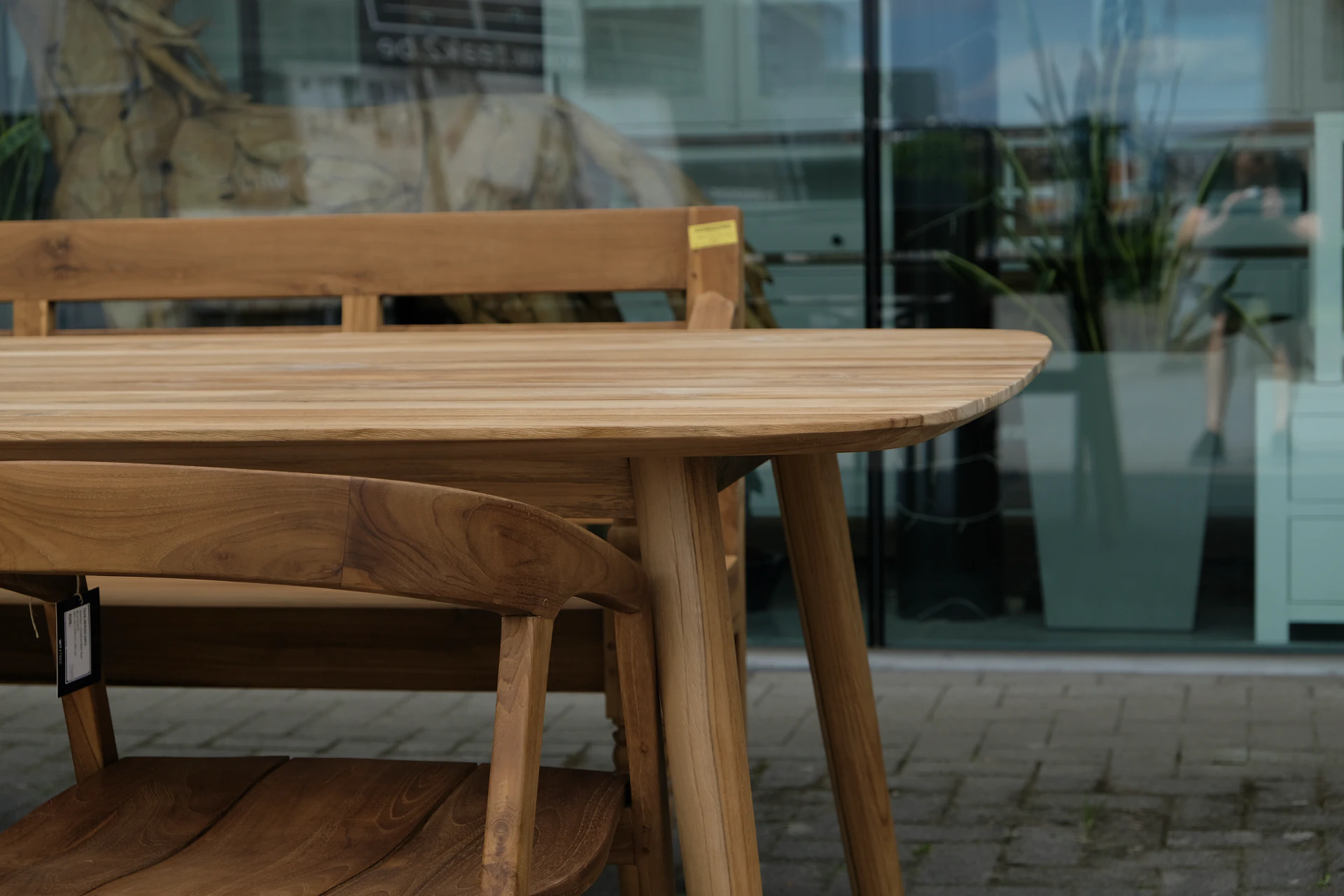 Teak Bersih O180-240 | teak retro garden table, scandi Teak retro garden table for outdoor use, Scandinavian design garden furniture of the highest quality at furniture store TEAK2.