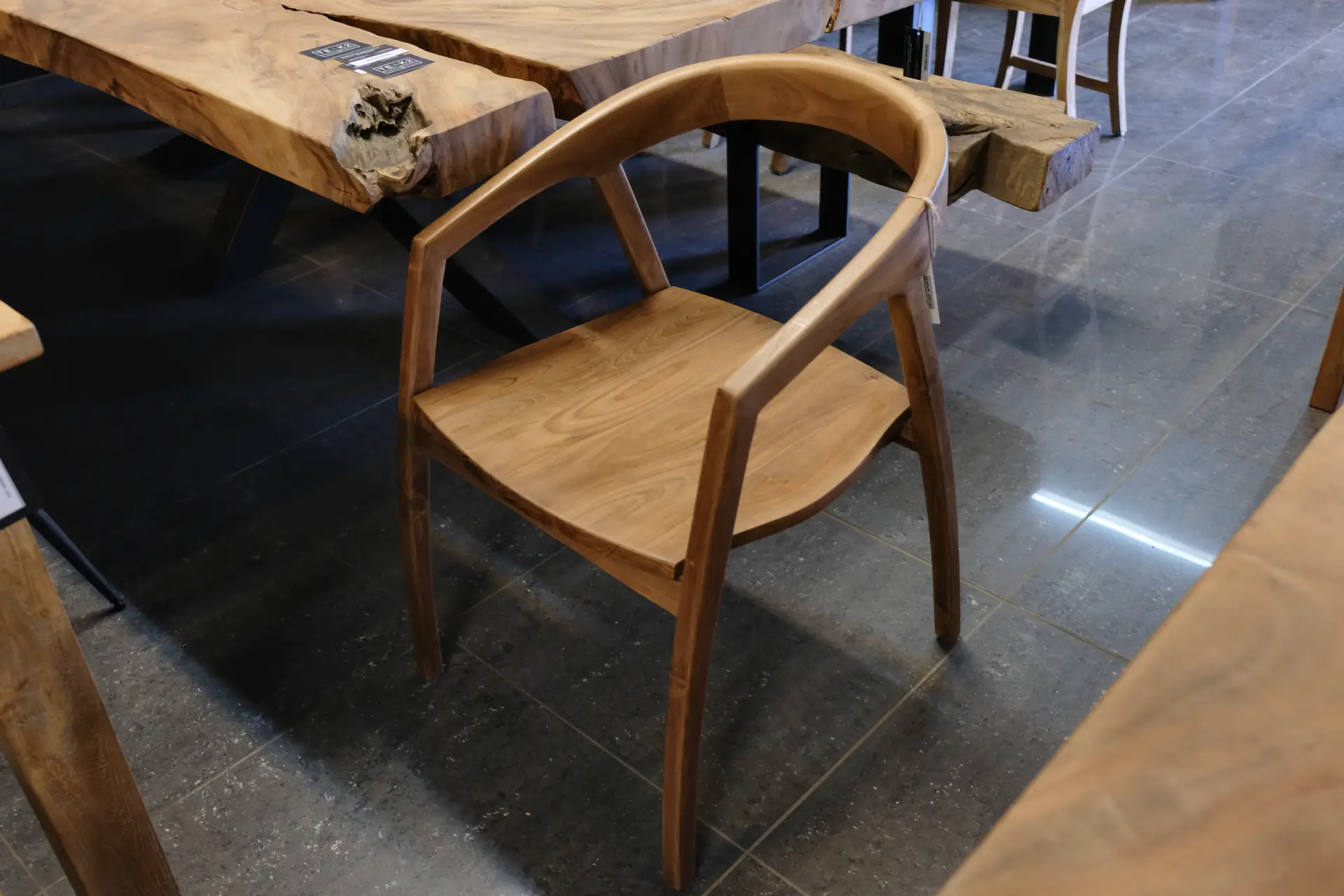 Teak Bersih Satu | Scandi teak dining room chair with armrest Scandi teak dining room chair with armrests, exclusive look. Wooden designer dining room chair, untreated teak - furniture shop TEAK2.