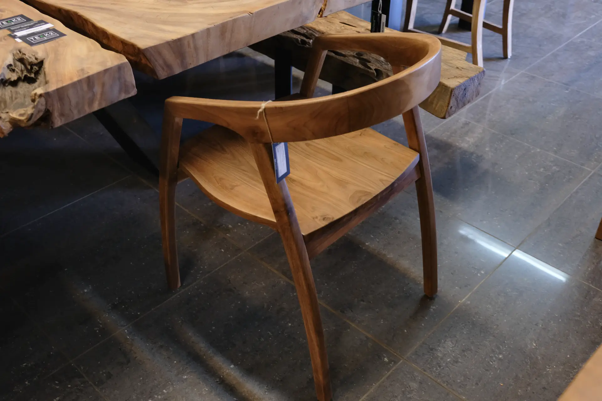 Teak Bersih Satu | Scandi teak dining room chair with armrest Scandi teak dining room chair with armrests, exclusive look. Wooden designer dining room chair, untreated teak - furniture shop TEAK2.