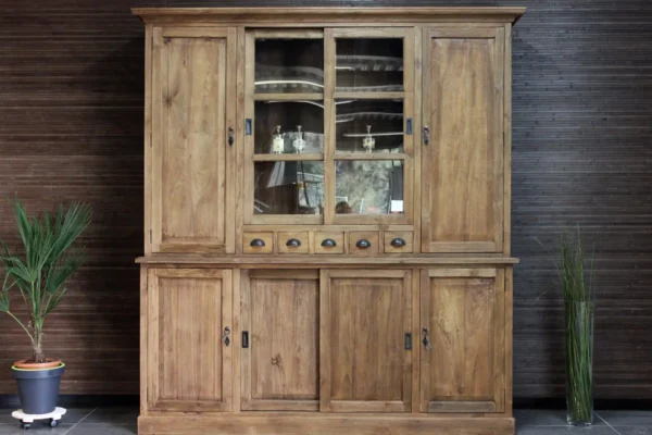Spacious teak buffet cabinet with closed doors in rustic style. Buffet cabinet in sturdy brushed old teak from Indonesia - TEAK2.