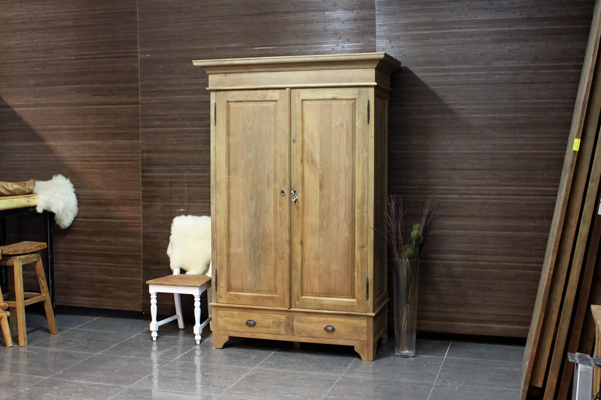 Teak Busana 120-180 | solid teak wardrobe in rustic style Solid rustic-style teak wardrobe and practical storage space. Solid wardrobe or wall cupboard at furniture store TEAK2.