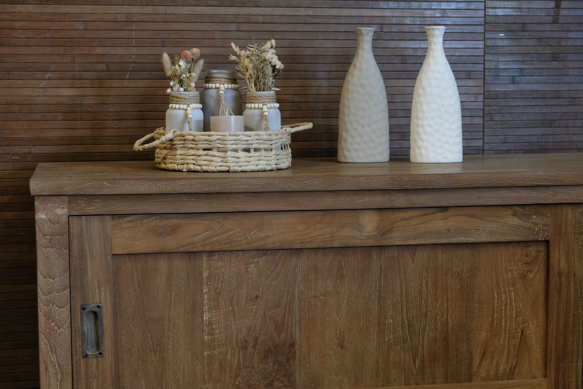 Teak Corak TV100-240SL Old | Modern Teak Tv-Möbel Modernes Tv-Möbel aus Teakholz mit Schiebetüren aus massivem, altem Teakholz. Qualität und Handwerkskunst aus Indonesien. Tv-Möbel - TEAK2