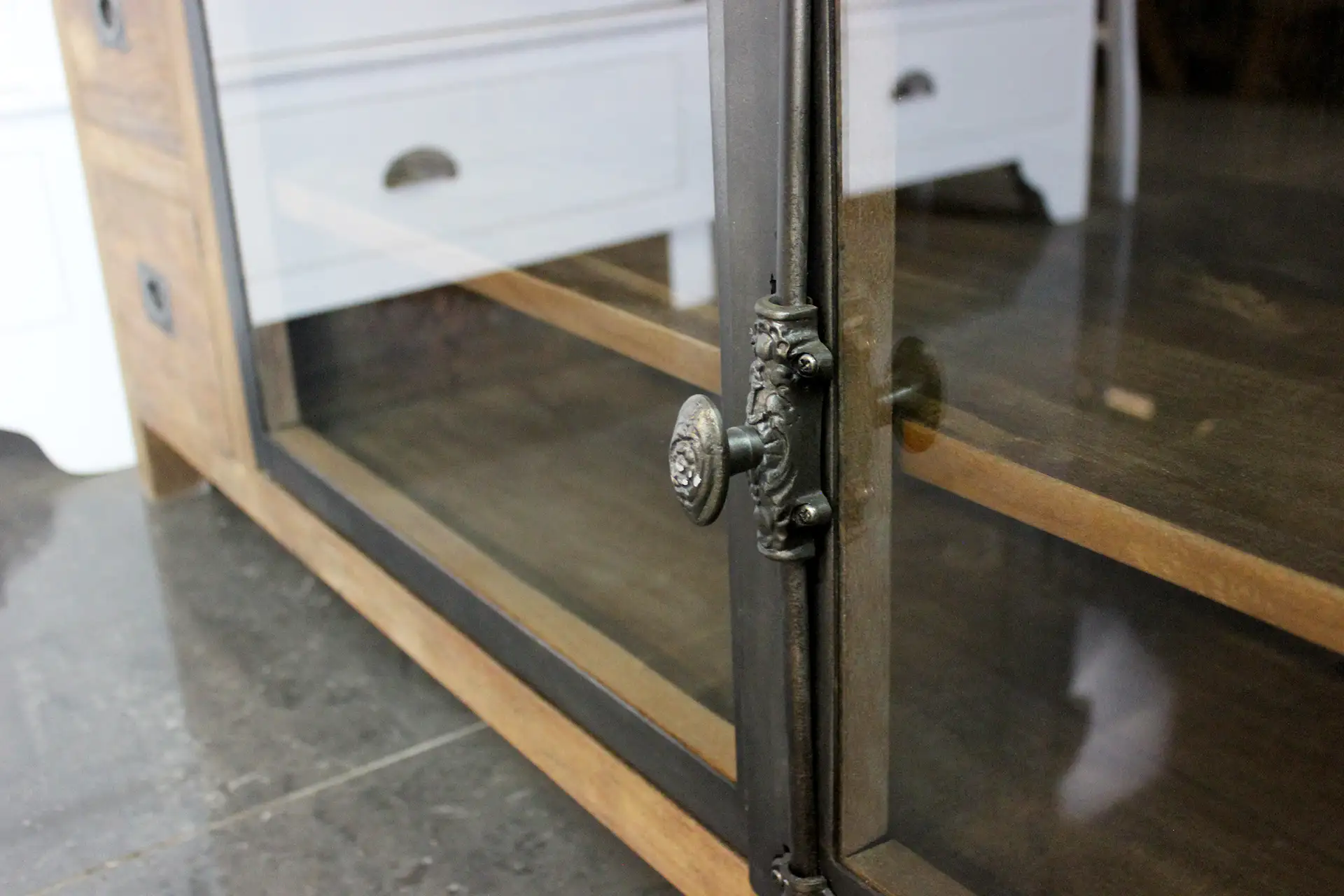 Teak Keluar TV180ML Old | rustic teak TV cabinet with metal Rustic teak TV cabinet with metal and hinged doors. Teak Tv unit with metal doors, wooden drawers - TEAK2.