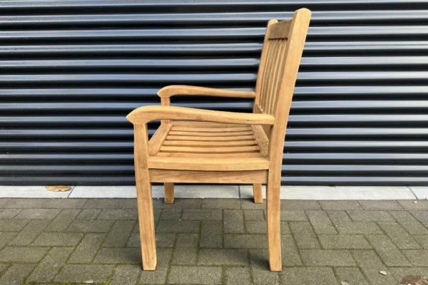 Robust teak garden chair with armrests. Teak garden chair with a combination of classic and rustic style. Garden furniture - TEAK2.