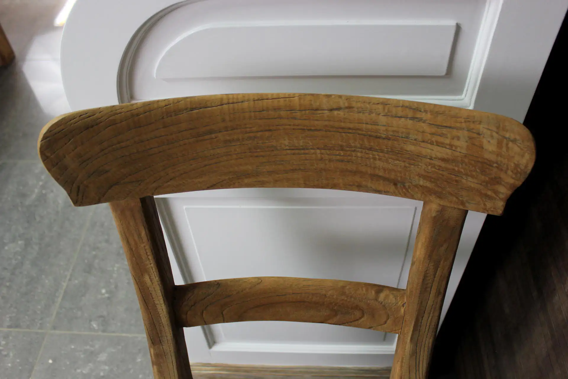 Teak Kursi L-Old | landelijke teakhouten eetkamerstoel, teak stoel Landelijke teakhouten eetkamerstoel, teak stoel in oud teakhout uit Indonesië. Comfortabele zit & degelijke constructie - TEAK2.