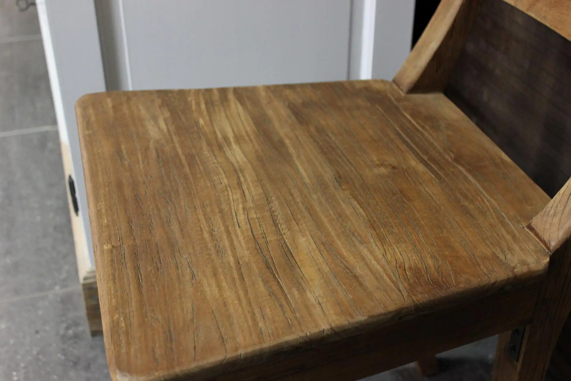 Teak Kursi L-Old | landelijke teakhouten eetkamerstoel, teak stoel Landelijke teakhouten eetkamerstoel, teak stoel in oud teakhout uit Indonesië. Comfortabele zit & degelijke constructie - TEAK2.