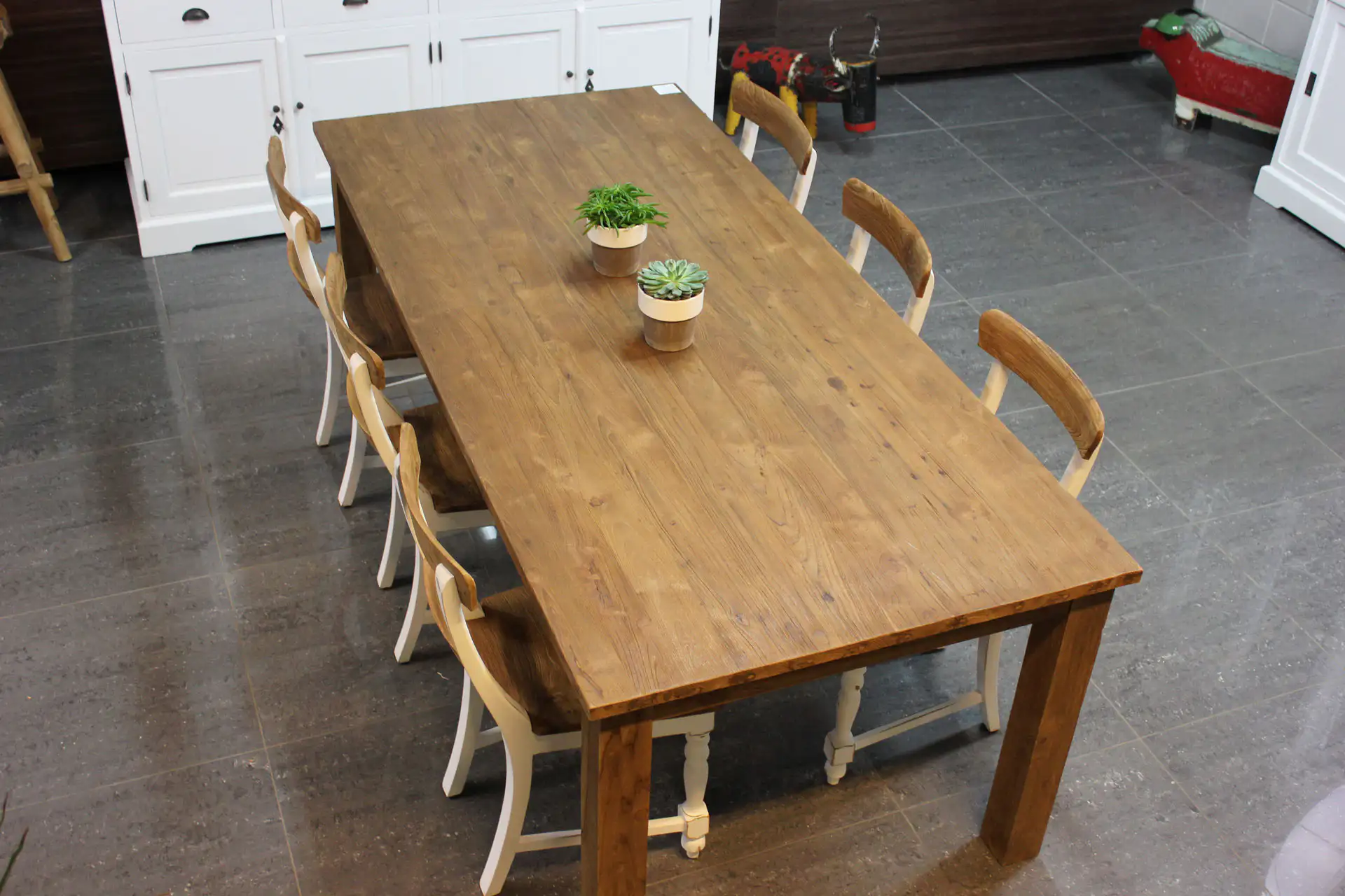 Teak Kursi Lapuk Old SW | weißer und Teak-Brocante-Esszimmerstuhl Weißer und Teak-Brocante-Esszimmerstuhl im rustikalen Look. Brocante-Holzstuhl, bequem und solide verarbeitet – TEAK2