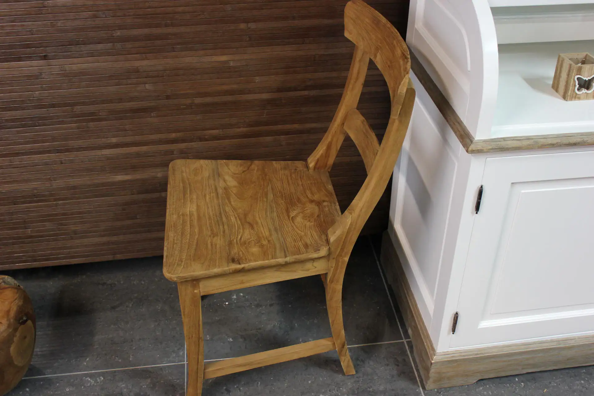 Teak Kursi Old | rustic teak dining chair - TEAK2 Comfortable teak dining chair in brushed old teak from Indonesia. Teak chairs & dining chairs at furniture store TEAK2.