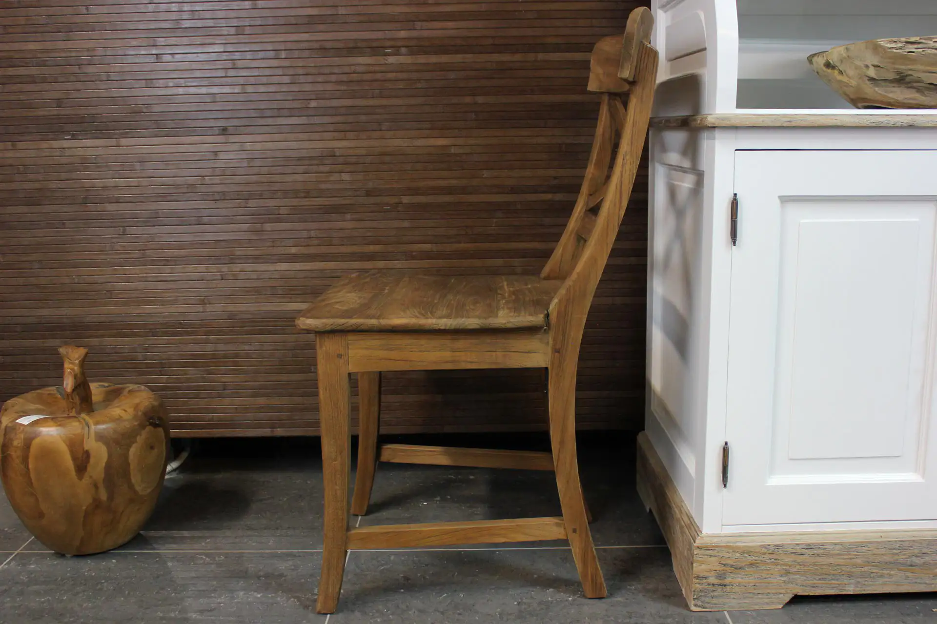 Teak Kursi Palang L-Old | teakhouten landelijke eetkamerstoel Teakhouten landelijke eetkamerstoel in prachtig oud teak, kwaliteit uit Indonesië. Landelijke houten stoel, comfortabel - TEAK2.