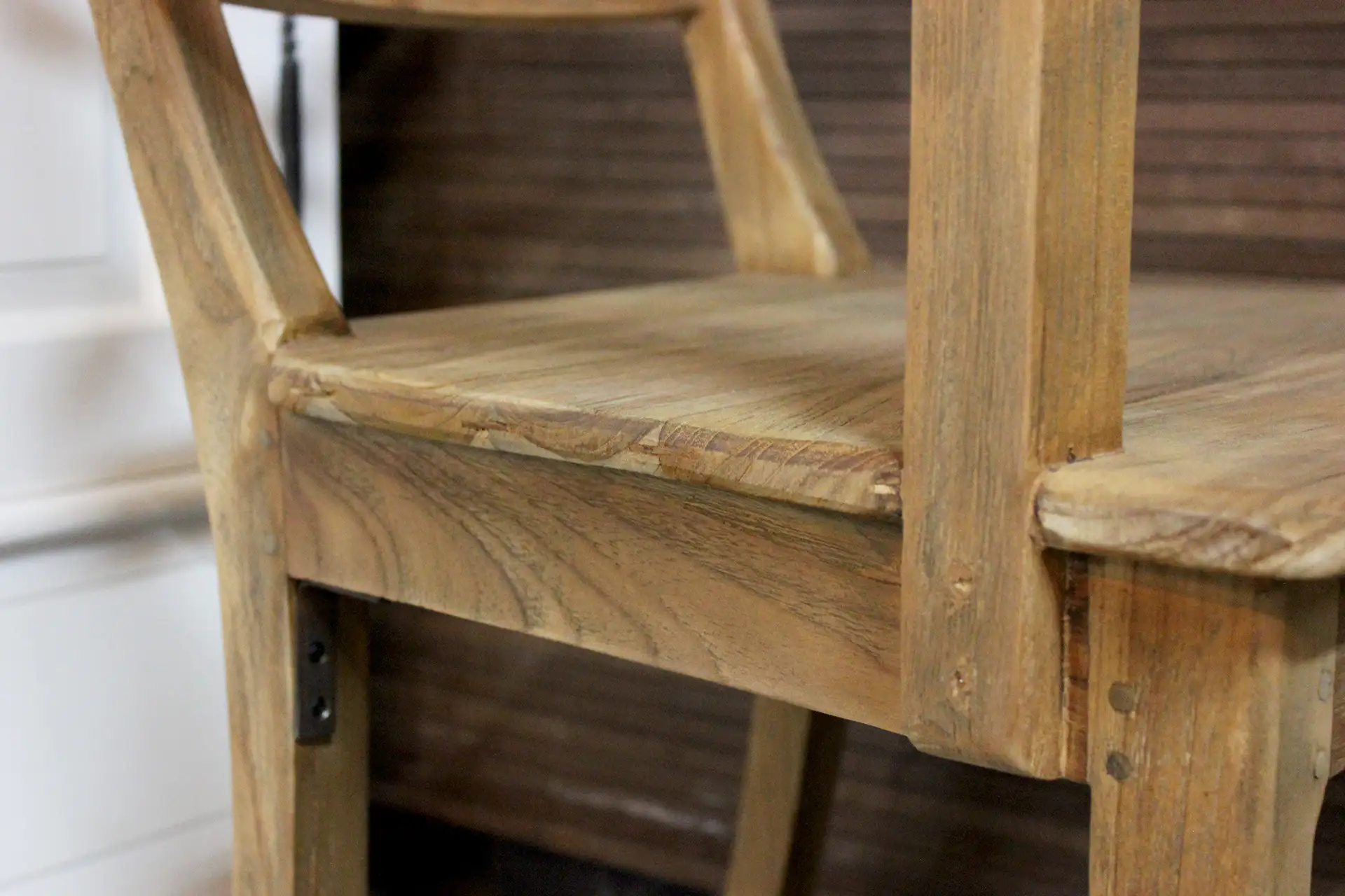 Teak Kursi Palang L-Old ARM | rustic dining chair with arm Teak rustic dining chair with armrests in beautiful old teak. Comfortable and solid construction - TEAK2.