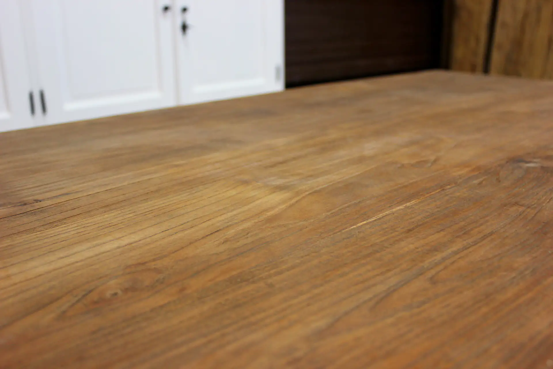 Teak Liku S60-140L Old | teak opium coffee table in old teak Teak opium coffee table in old teak from Java, Indonesia. Beautiful quality and Oriental atmosphere thanks to opium table leg at TEAK2.