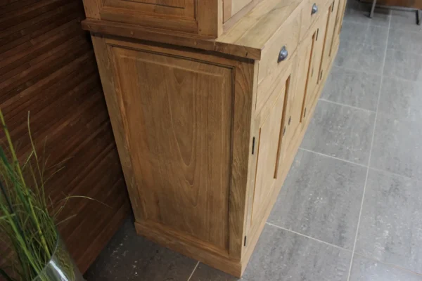 Exclusieve grote teak apothekerskast met veel lades en draaideuren. Ruime winkelkast teakhout, landelijk & authentiek - TEAK2.