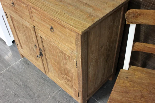 Stijlvol teakhouten dressoir in landelijk moderne uitstraling. Prachtig uitgevoerd in oud teak, kwaliteit uit Indonesië - TEAK2.